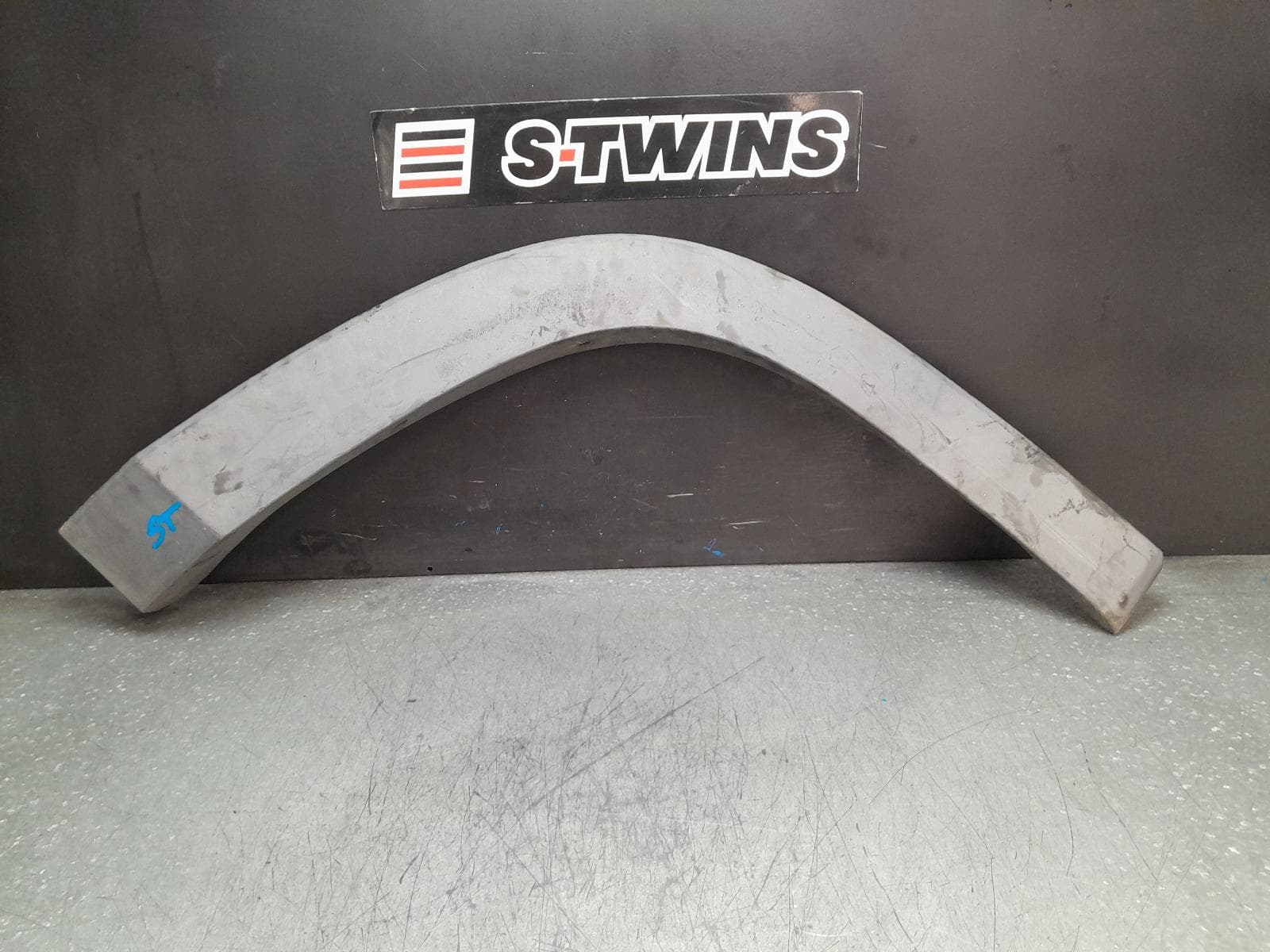 Used auto part listing image: 2021 LDV DELIVER 9 WHEEL ARCH FLARE RH FRONT, 07/20- 0000379479