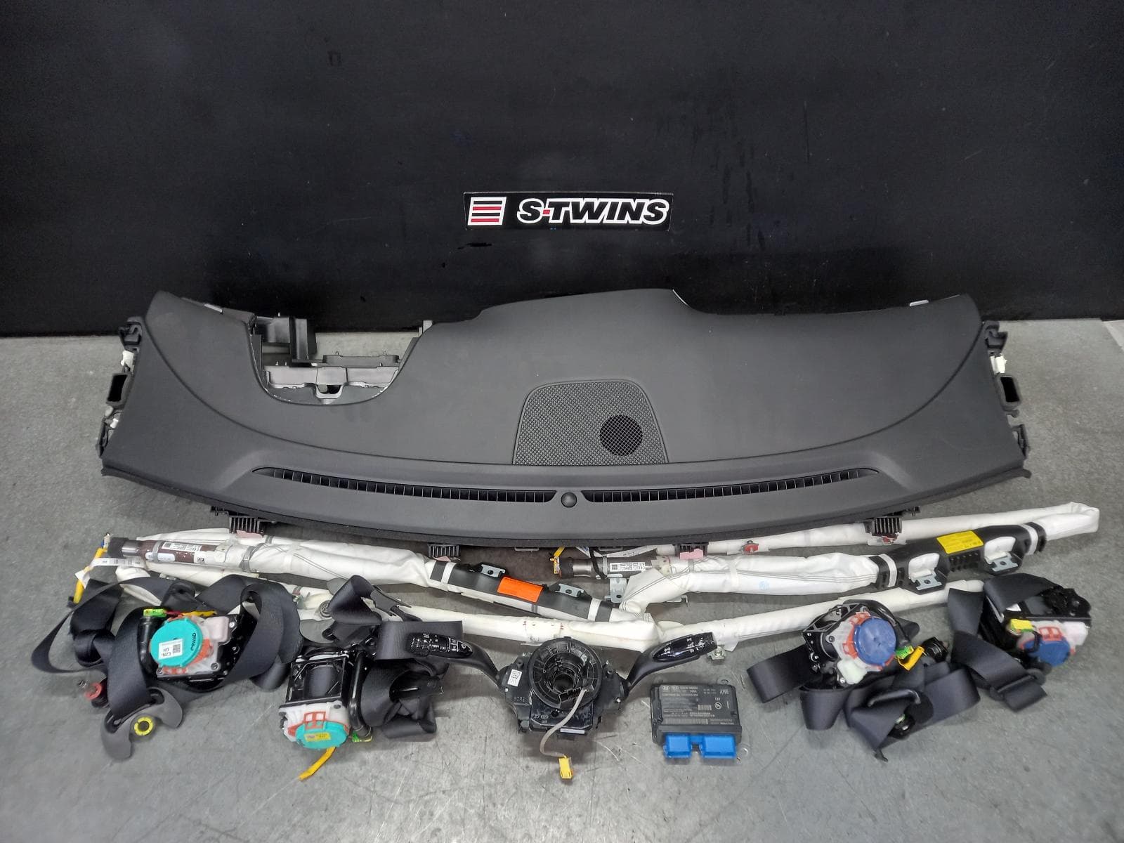 Used auto part listing image: 2022 HYUNDAI TUCSON AIRBAG ASSEMBLY DUAL AIRBAG ASSY, NX4, 02/21- 0000374376