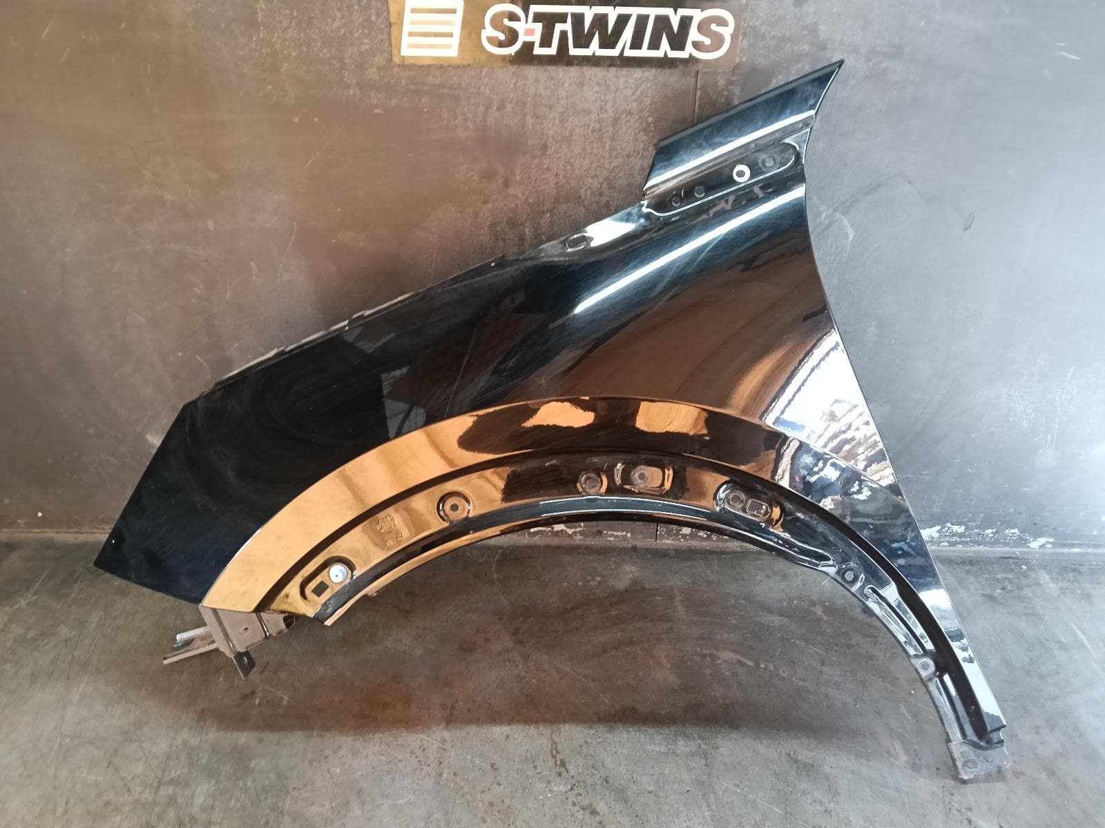 Used auto part listing image: 2021 PEUGEOT 2008 LEFT GUARD P24, 07/20- 0000402464