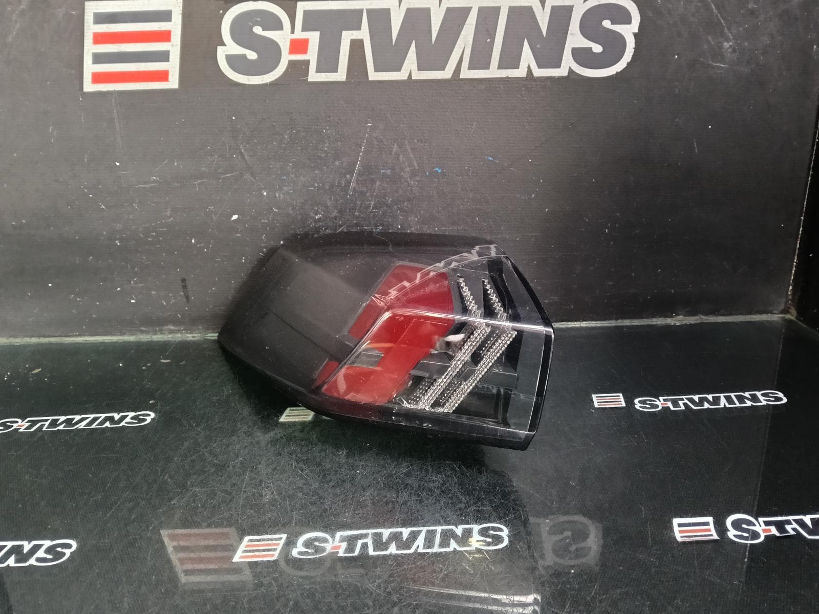 Used auto part listing image: 2021 PEUGEOT 2008 LEFT TAILLIGHT IN BODY, LED TYPE, P24, 07/20- 0000402818