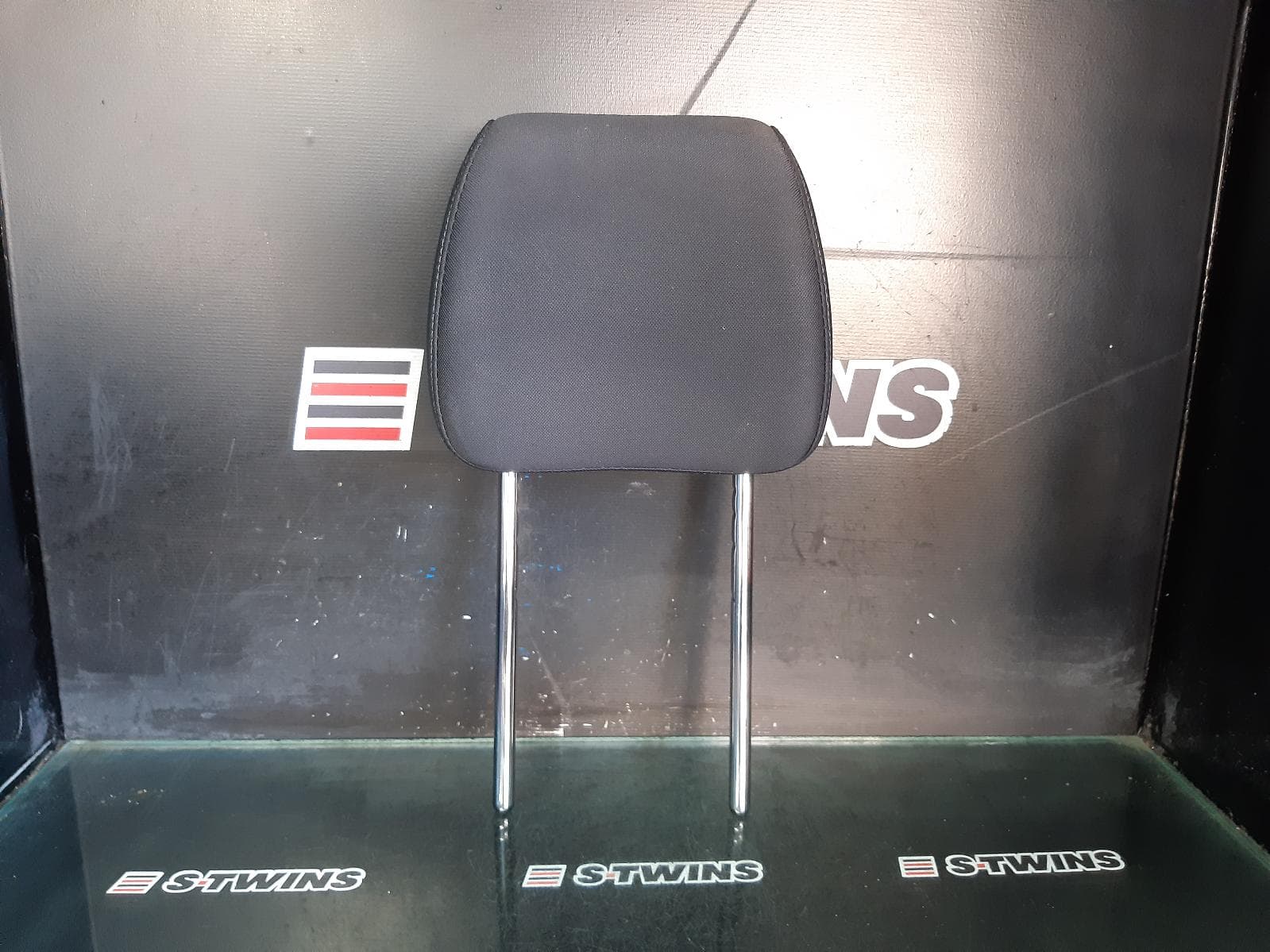 Used auto part listing image: 2017 HYUNDAI TUCSON HEADREST RH FRONT/LH FRONT, CLOTH, TL, 07/15-01/21 0000269651