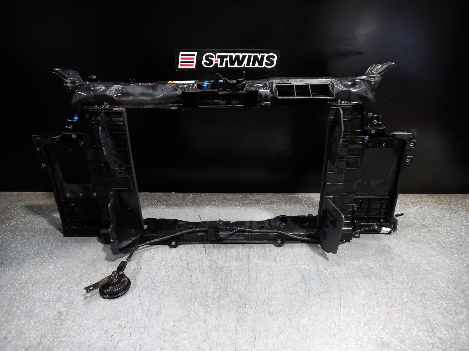 Used auto part listing image: 2014 HYUNDAI I30 RADIATOR SUPPORT GD, BOLT ON TYPE, WAGON/3DR HATCH, 02/12-02/17 0000279624