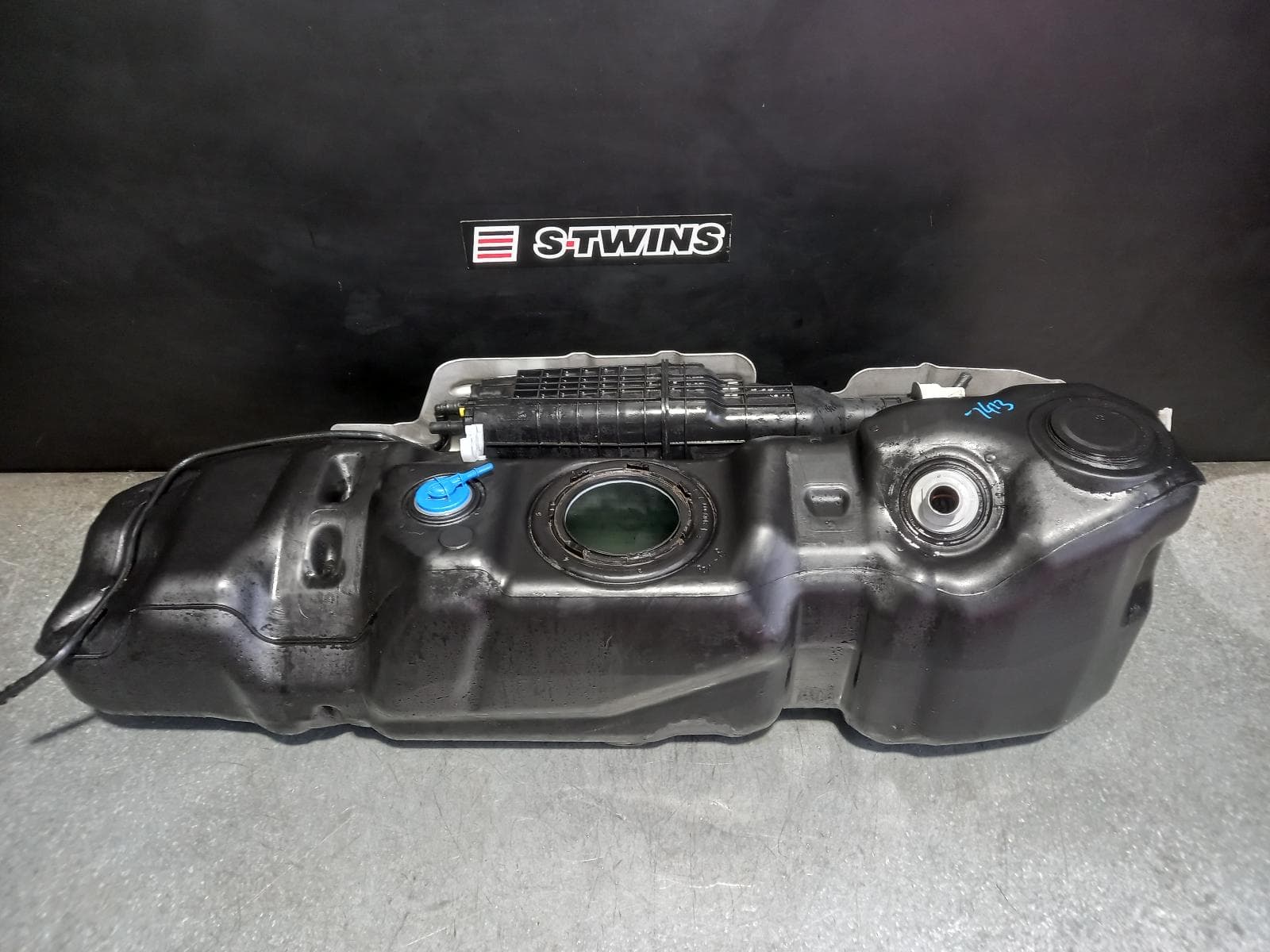 Used auto part listing image: 2022 RAM 1500 FUEL TANK DT, PETROL, 5.7, HEMI, MHEV, 98 LITERS, 10/20- 0000310812