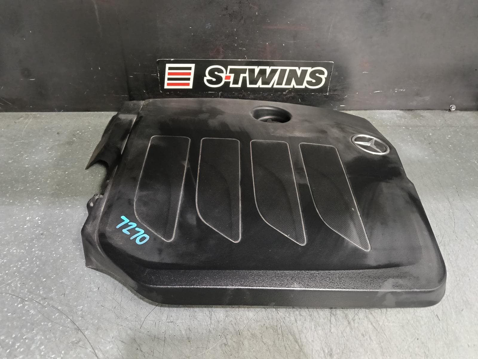 Used auto part listing image: 2022 MERCEDES GLC CLASS ENGINE COVER X253/C253, 09/15-03/23 0000389390