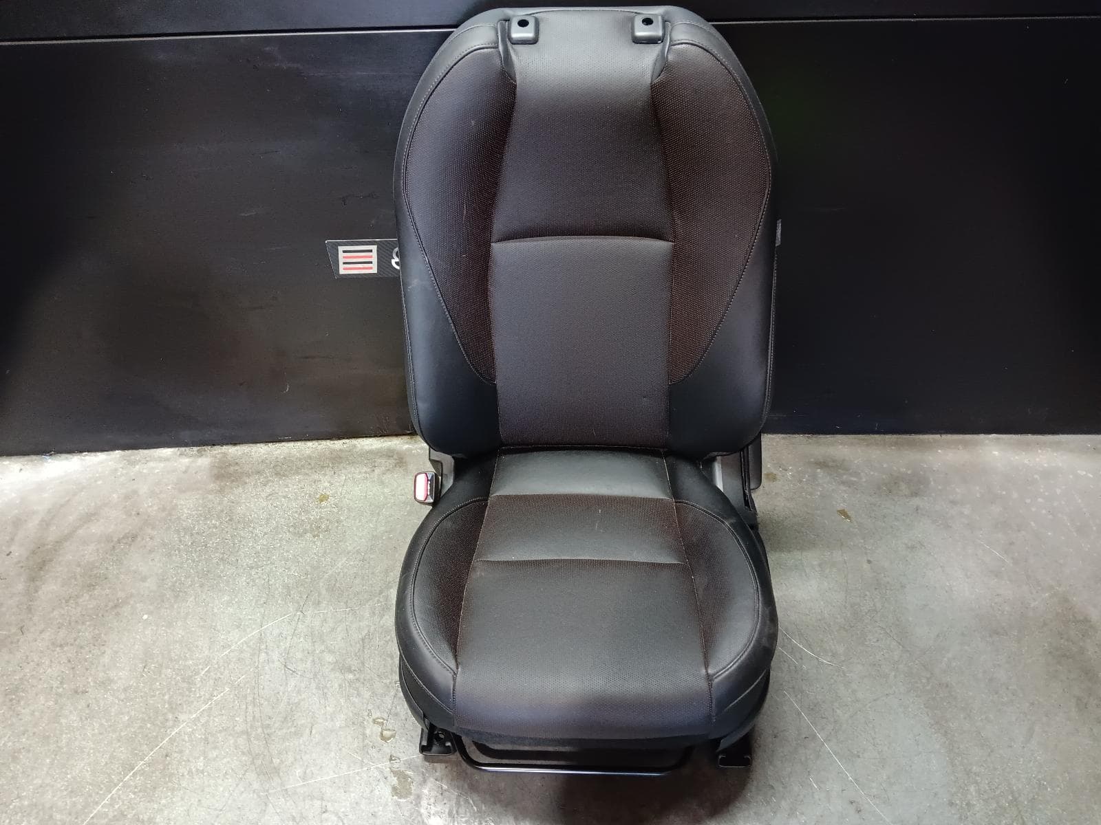 Used auto part listing image: 2019 MAZDA 3 COMPLETE INTERIOR BP, HATCH, BLACK, LEATHER, TOURING/GT/ASTINA, 03/19- 0000288291