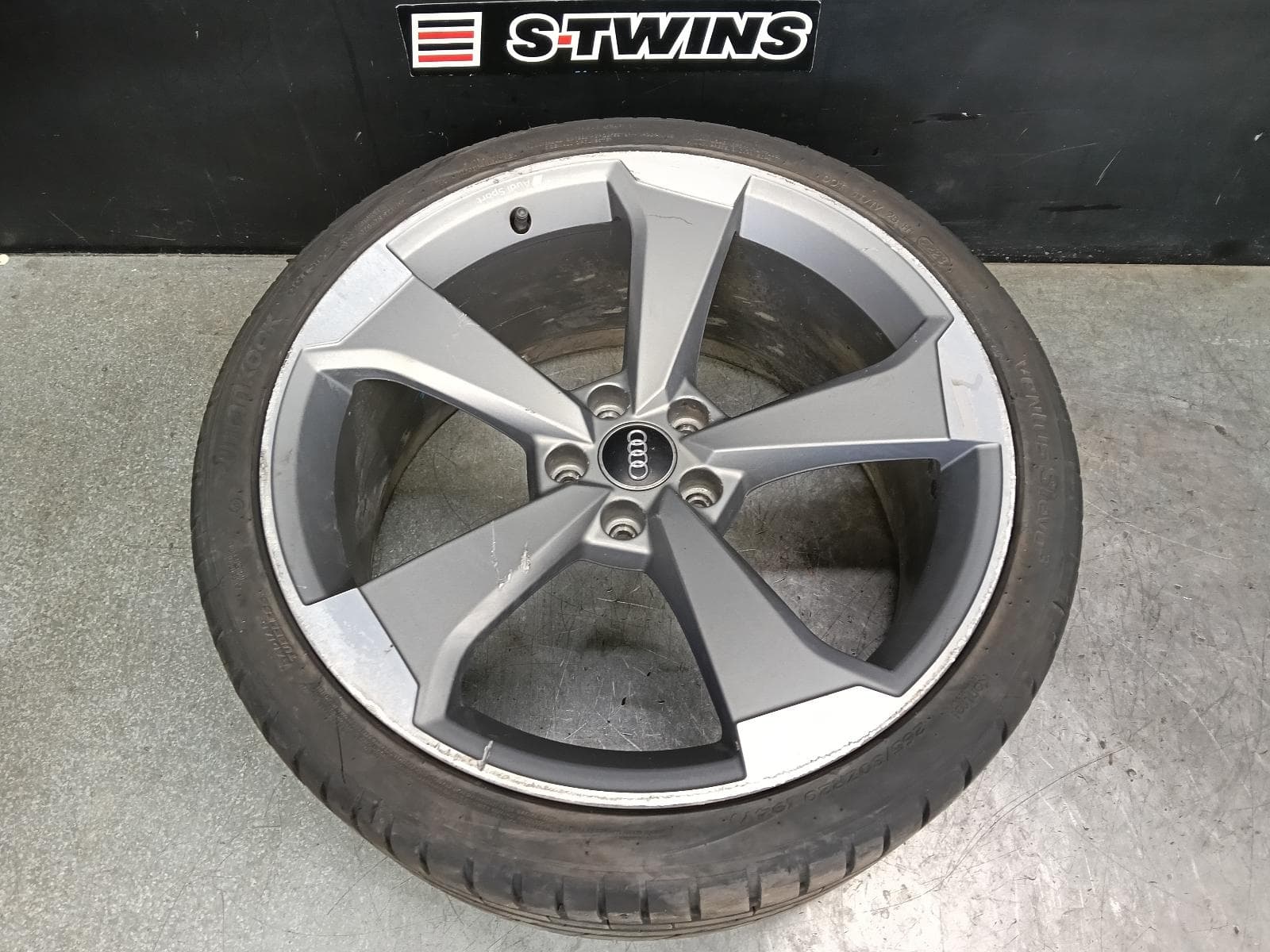 Used auto part listing image: 2020 AUDI A5/S5 WHEEL MAG FACTORY, 20X9IN, AUDI SPORT 5 SPOKE, F5, 07/16- 0000394689