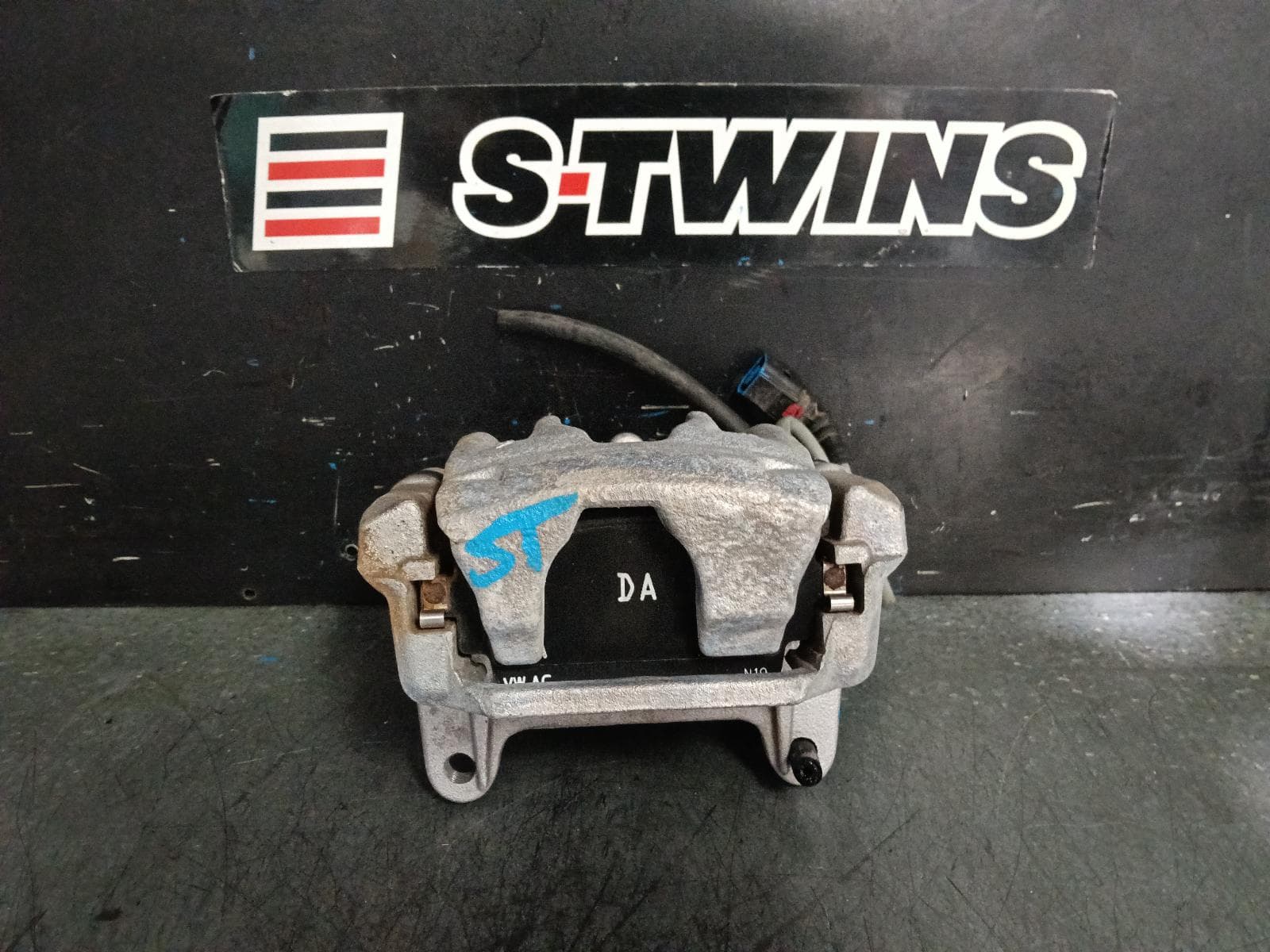 Used auto part listing image: 2020 AUDI A5/S5 CALIPER LH REAR, A5, HATCH, F5, 07/16- 0000394690