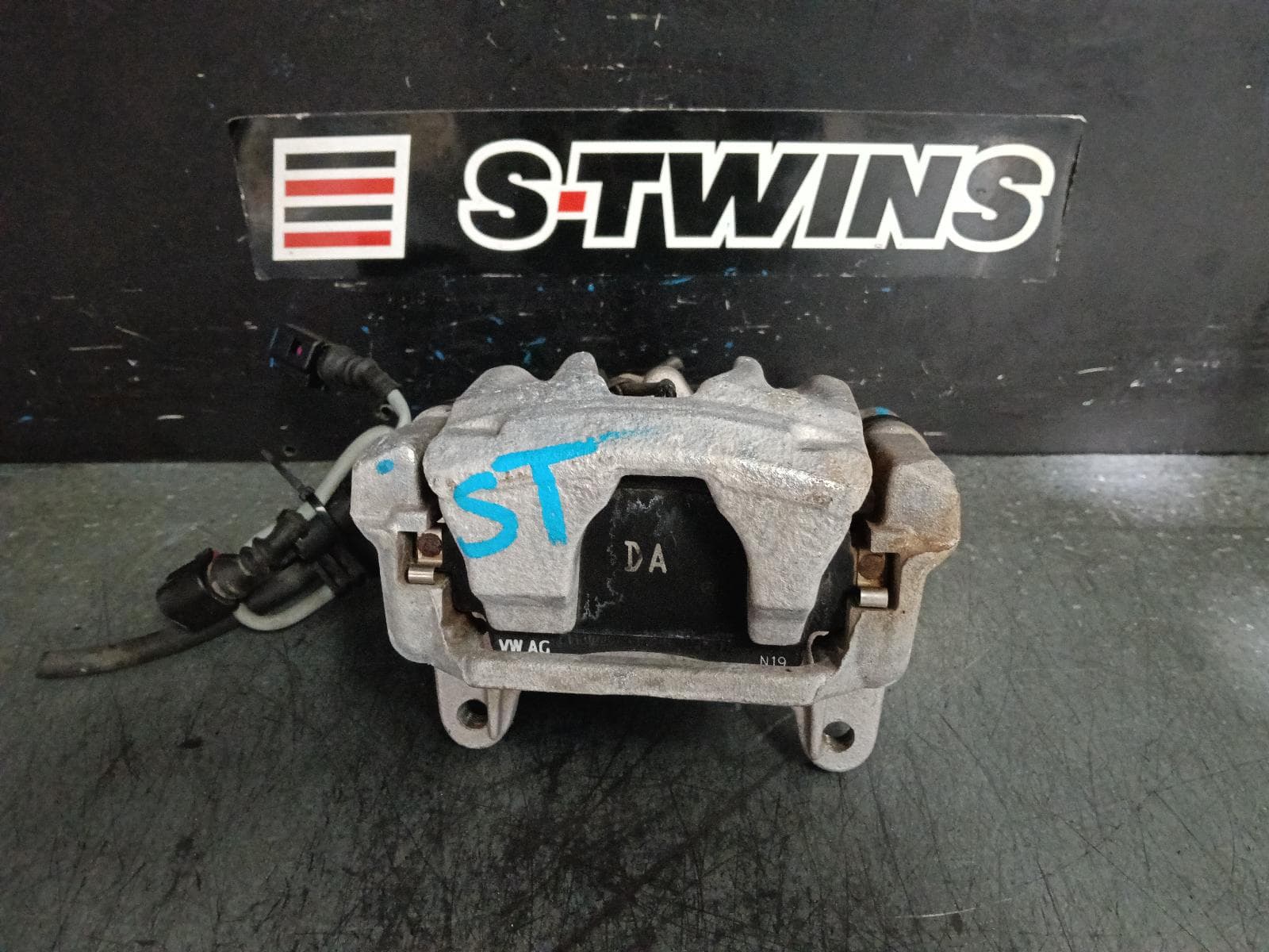 Used auto part listing image: 2020 AUDI A5/S5 CALIPER RH REAR, A5, HATCH, F5, 07/16- 0000394691
