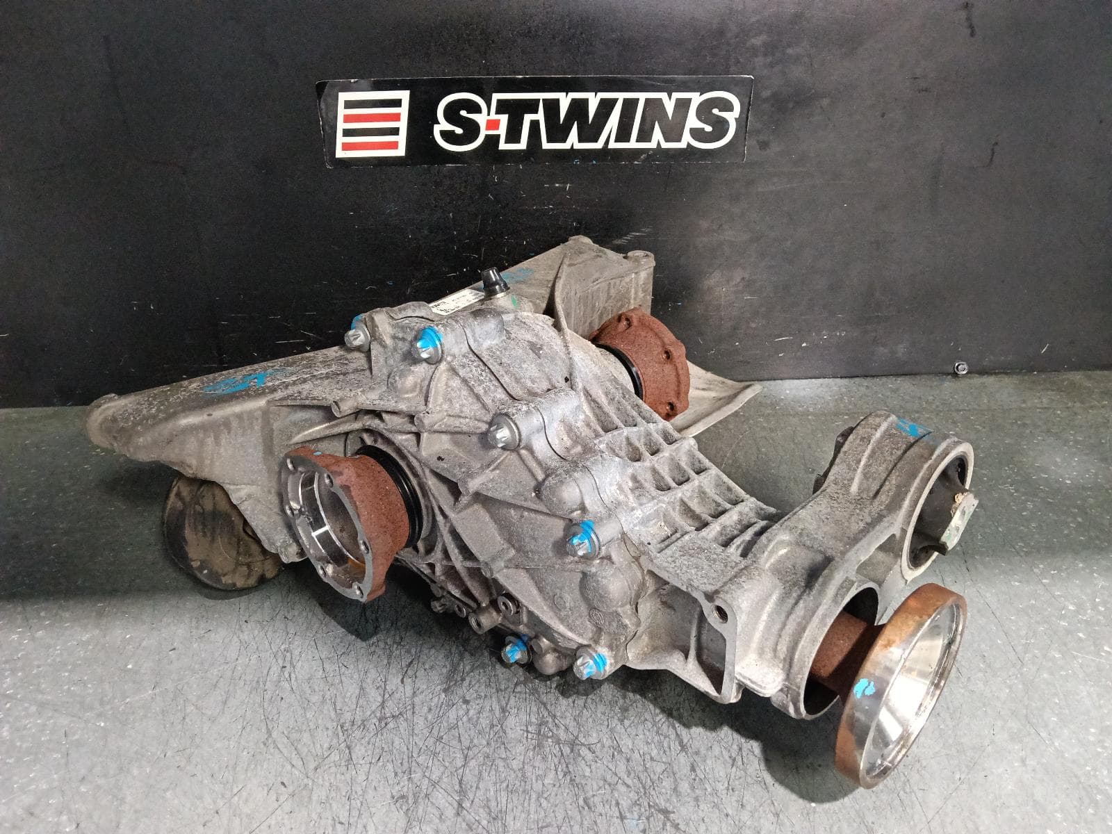 Used auto part listing image: 2020 AUDI A5/S5 DIFFERENTIAL CENTRE REAR, RZV AXLE CODE, F5, 4.27 RATIO, 07/16- 0000394697