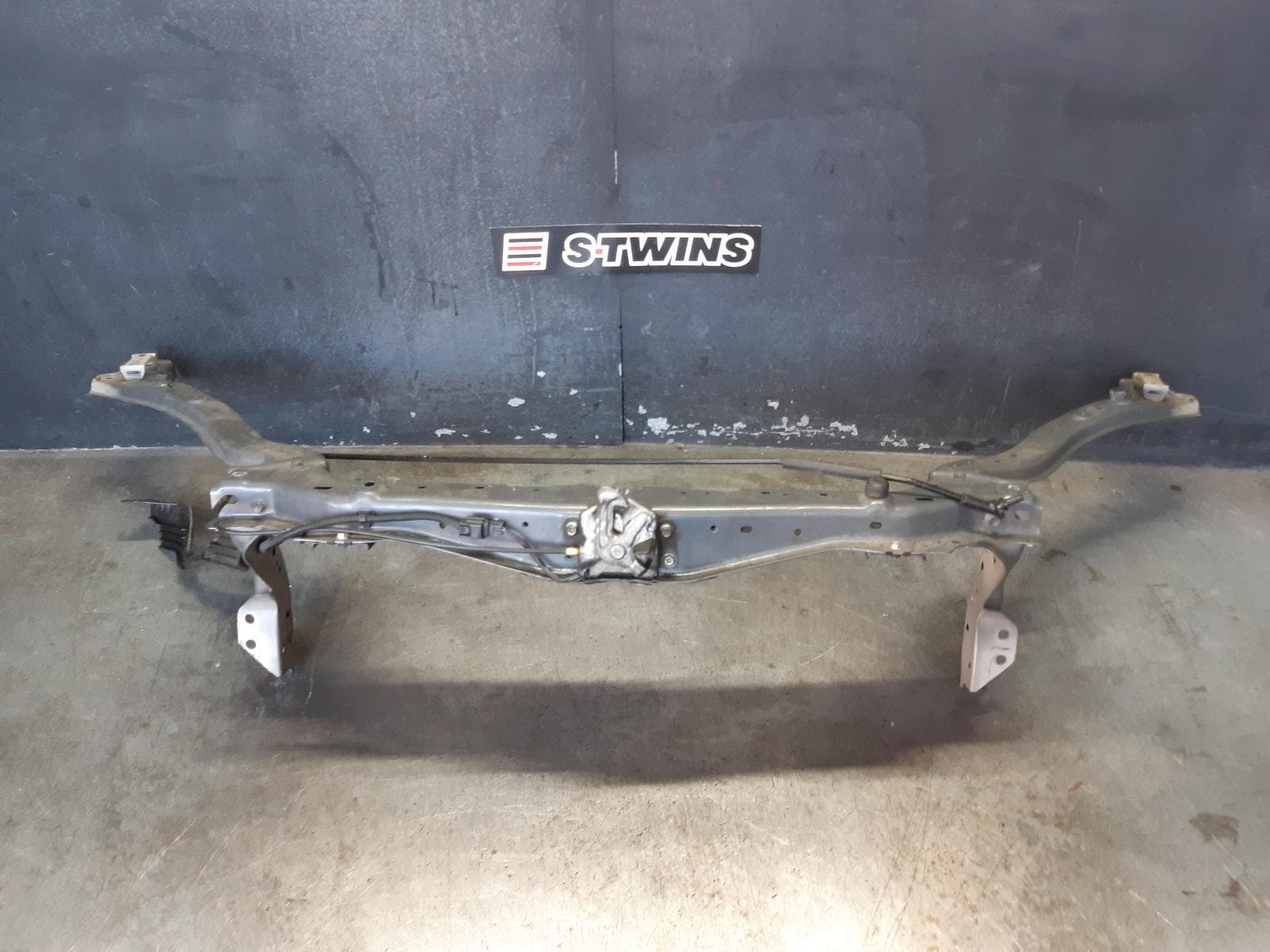 Used auto part listing image: 2010 SUZUKI KIZASHI RADIATOR SUPPORT FR, 12/09-01/17 0000282906