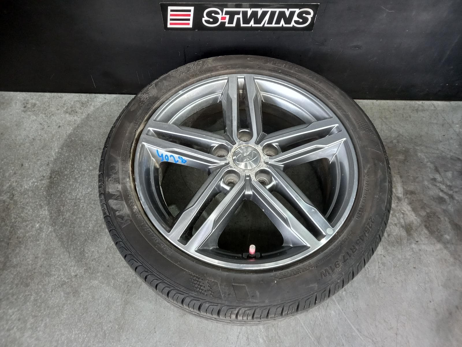 Used auto part listing image: 2018 HYUNDAI ELANTRA WHEEL MAG FACTORY, 17X7IN, AD, 12/15-12/20 0000326684