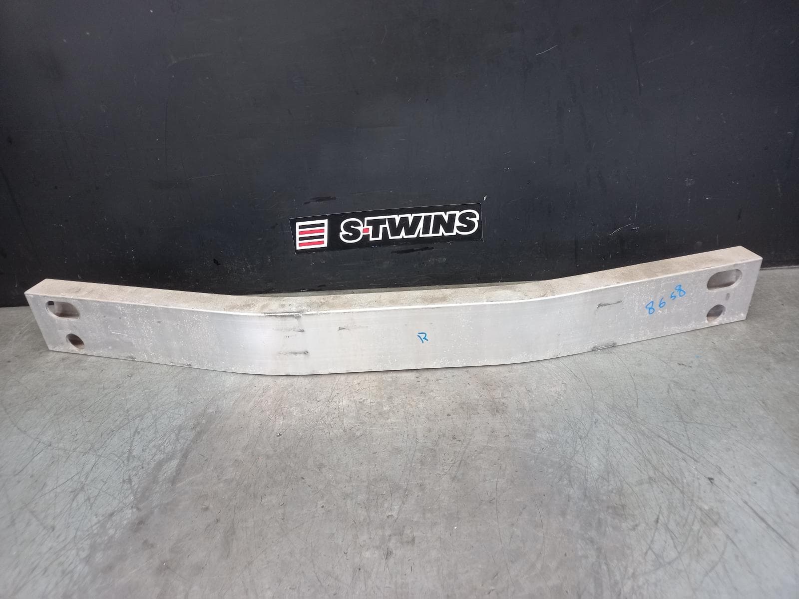 Used auto part listing image: 2017 TOYOTA KLUGER R BAR BRACKET REINFO MAIN REINFORCEMENT, GSU50/GSU55, 12/13-02/21 0000386445