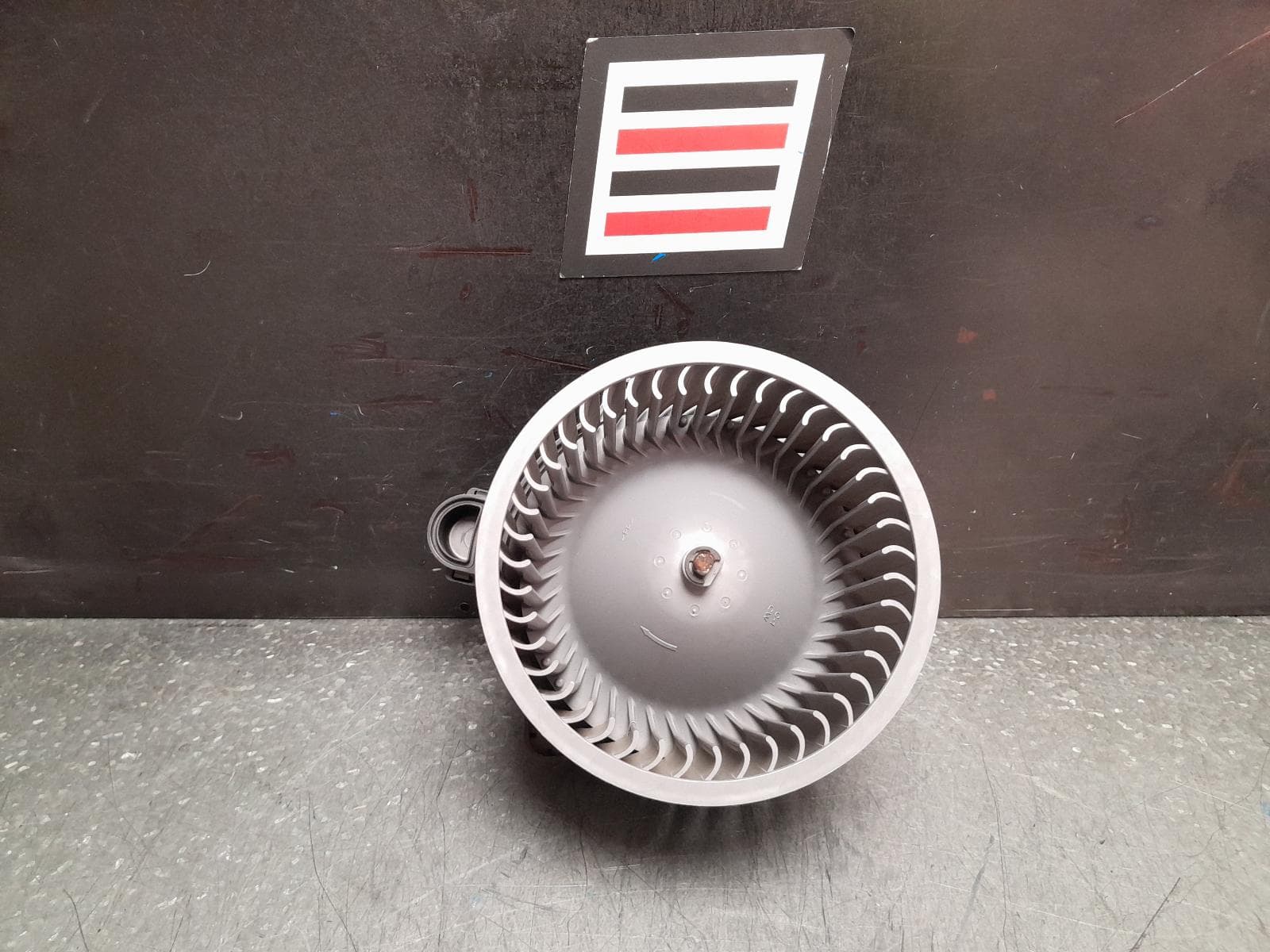 Used auto part listing image: 2022 HYUNDAI I30 HEATER FAN MOTOR PD, HATCH/FASTBACK, 03/17- 0000369692