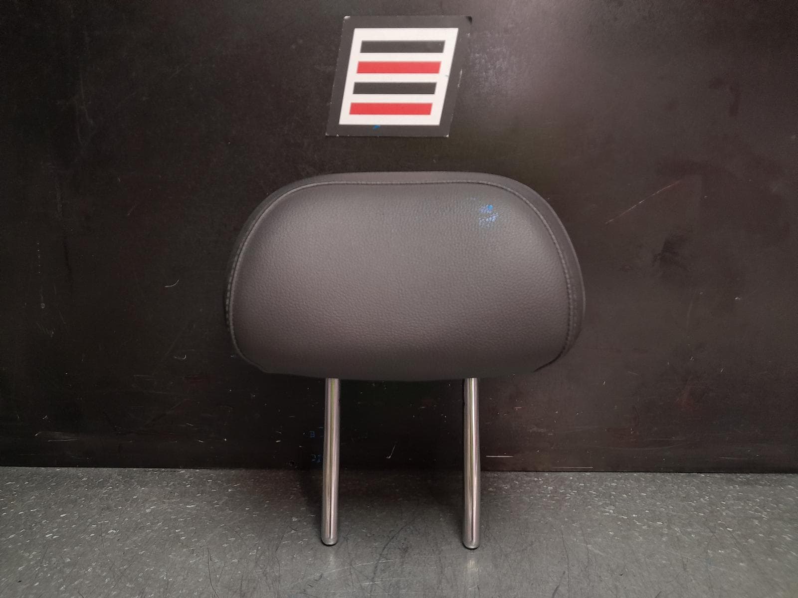 Used auto part listing image: 2022 HYUNDAI I30 HEADREST LH REAR, LEATHER, GREY, PREMIUM/SR/SR PREMIUM, PD, 03/17- 0000369696