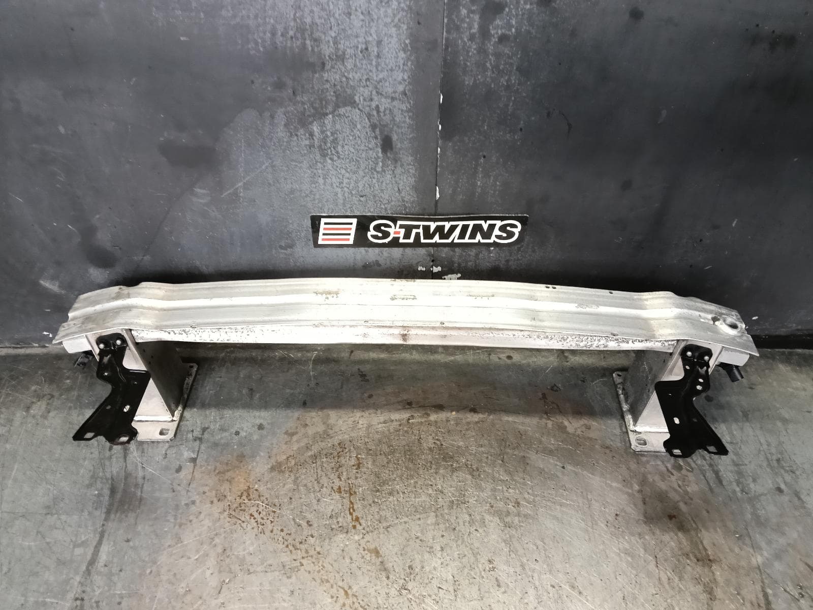 Used auto part listing image: 2016 PORSCHE MACAN F BAR REINFORC BRACK MAIN REINFORCEMENT, 95B, 06/14- 0000401873