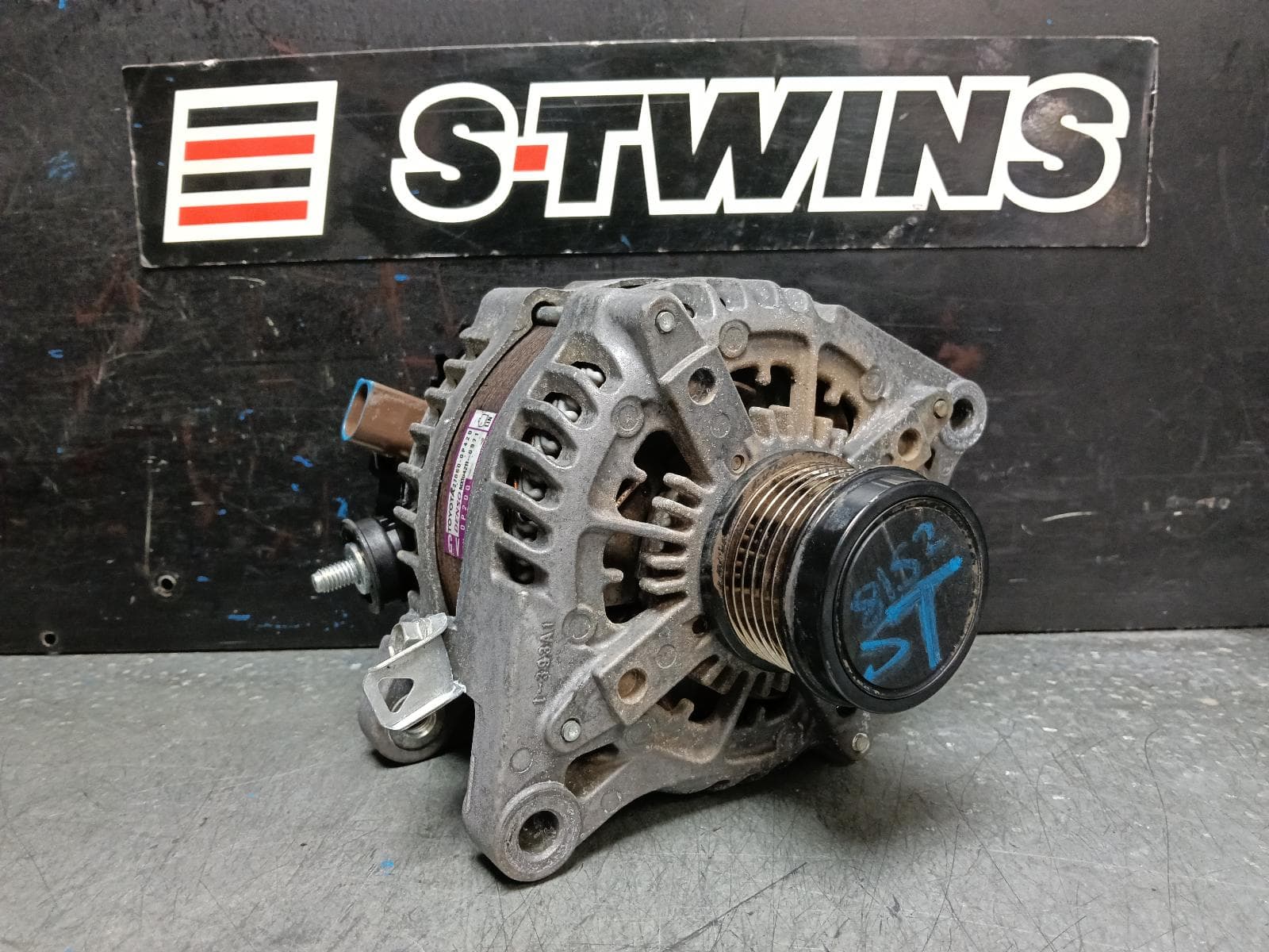Used auto part listing image: 2017 TOYOTA KLUGER ALTERNATOR PETROL, 3.5, 2GR-FKS, GSU50/GSU55, 11/16-02/21 0000390251