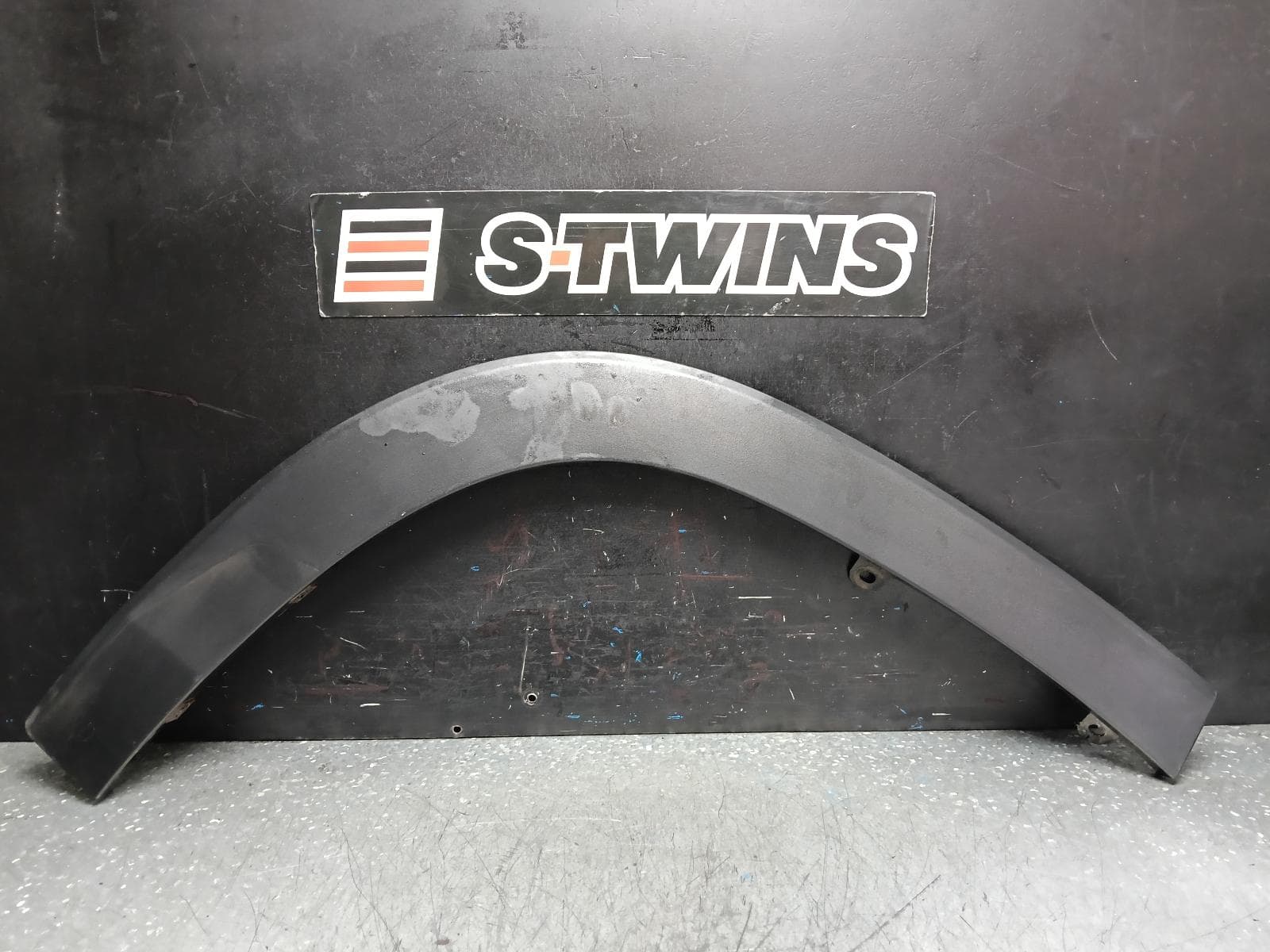Used auto part listing image: 2017 TOYOTA KLUGER WHEEL ARCH FLARE RH REAR, DOOR ARCH MOULD, GSU50-GSU55, 12/13-02/21 0000390262