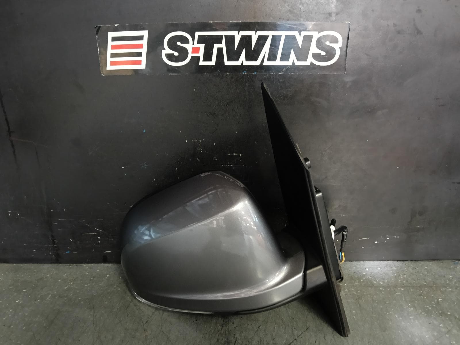 Used auto part listing image: 2021 LDV G10 VAN RIGHT DOOR MIRROR SV7A, WAGON, COLOUR CODED, W/ CAMERA TYPE, 04/15-08/22 0000394457