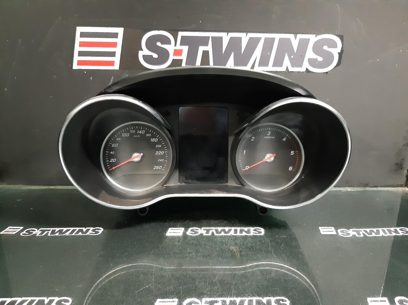 Used auto part listing image: 2018 MERCEDES X CLASS INSTRUMENTCLUSTER AUTO T/M, DIESEL, X470, 02/18-06/20 0000328519