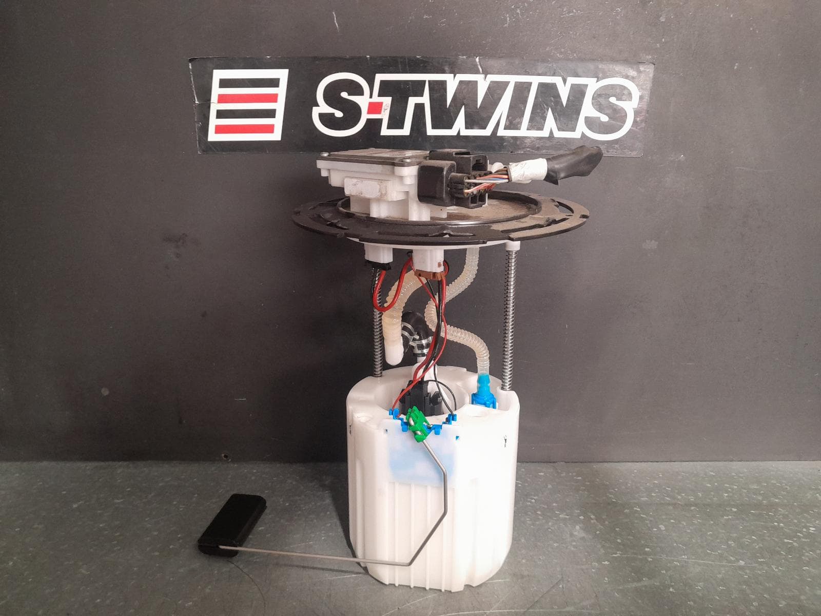 Used auto part listing image: 2022 HYUNDAI TUCSON FUEL PUMP DIESEL, 2.0, D4HD, IN TANK (PUMP & SENDER), NX4, 02/21-01/24 0000330108