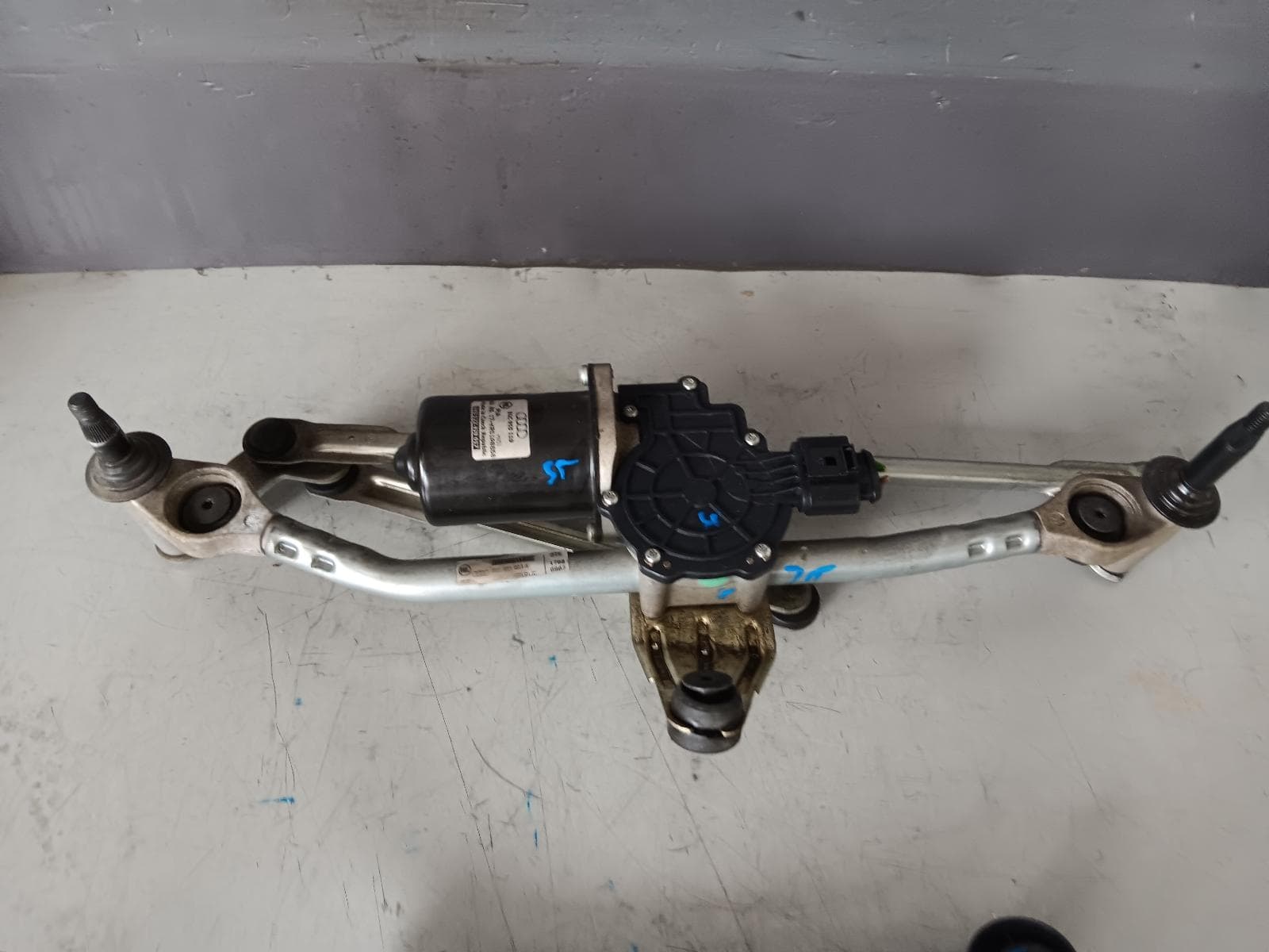 Used auto part listing image: 2018 AUDI Q2 WIPER MOTOR FRONT, GA, 10/16- 0000328420