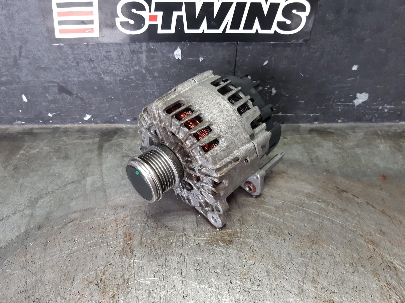 Used auto part listing image: 2018 VOLKSWAGEN TIGUAN ALTERNATOR DIESEL, 2.0, TURBO, DFHA CODE, VALEO 140AMP, 5NA, 06/16-05/21 0000340391