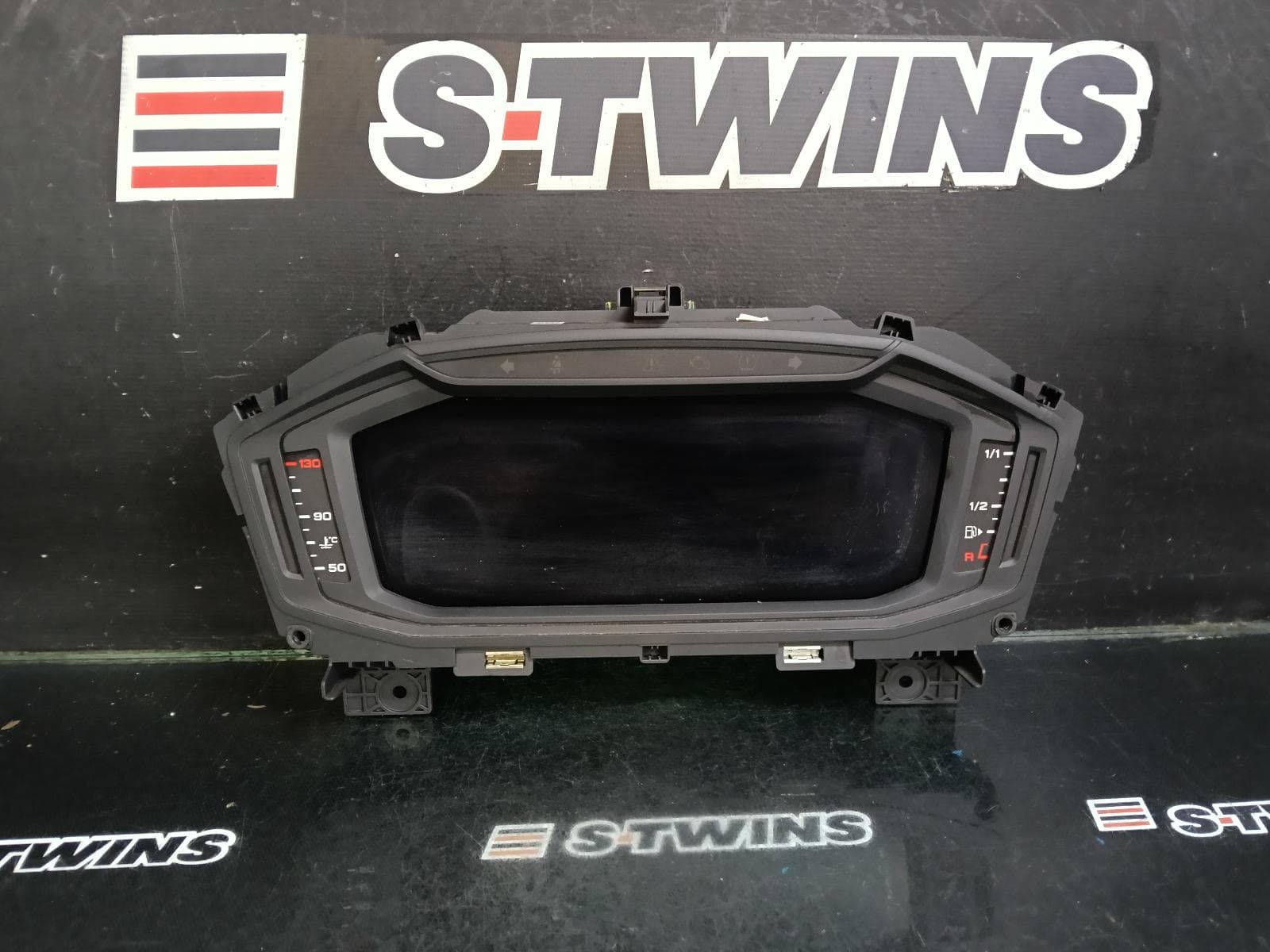 Used auto part listing image: 2020 AUDI A1 INSTRUMENTCLUSTER GB, 01/19- 0000402868