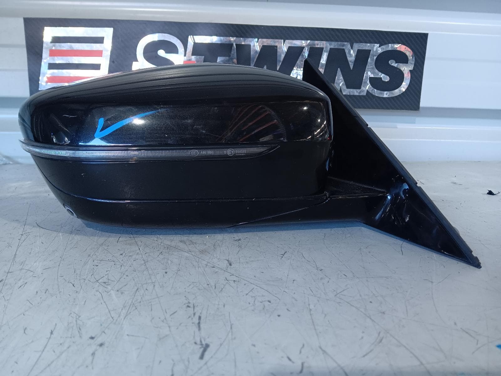 Used auto part listing image: 2017 BMW 5 SERIES RIGHT DOOR MIRROR G30/G31, SEDAN/WAGON, BODY COLOURED, W/ LANE CHANGE, W/ AUTO DIP TYPE, 03/17-05/23 0000339084