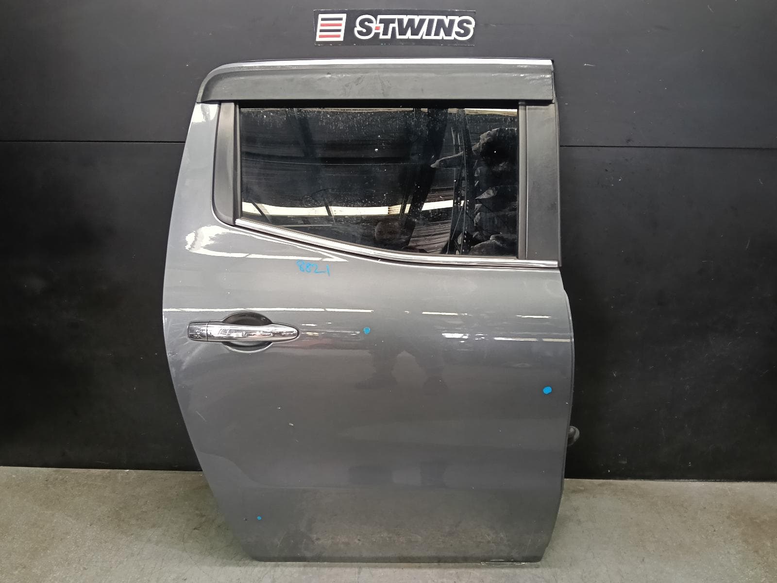 Used auto part listing image: 2018 MERCEDES X CLASS RIGHT REAR DOOR SLIDING X470, 02/18-06/20 0000407158