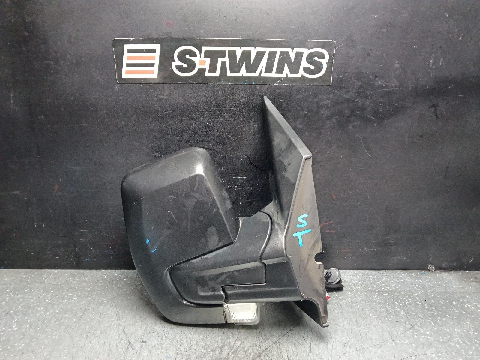 Used auto part listing image: 2014 FORD TRANSIT CUSTOM RIGHT DOOR MIRROR VN, BLACK, MANUAL FOLD, 09/13-12/17 0000396259