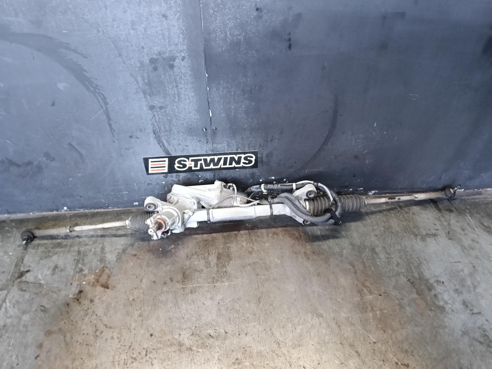 Used auto part listing image: 2018 HOLDEN COMMODORE STEERING BOX RACK ZB, ELECTRIC TYPE, PETROL, 3.6, 10/17-12/20 0000387615