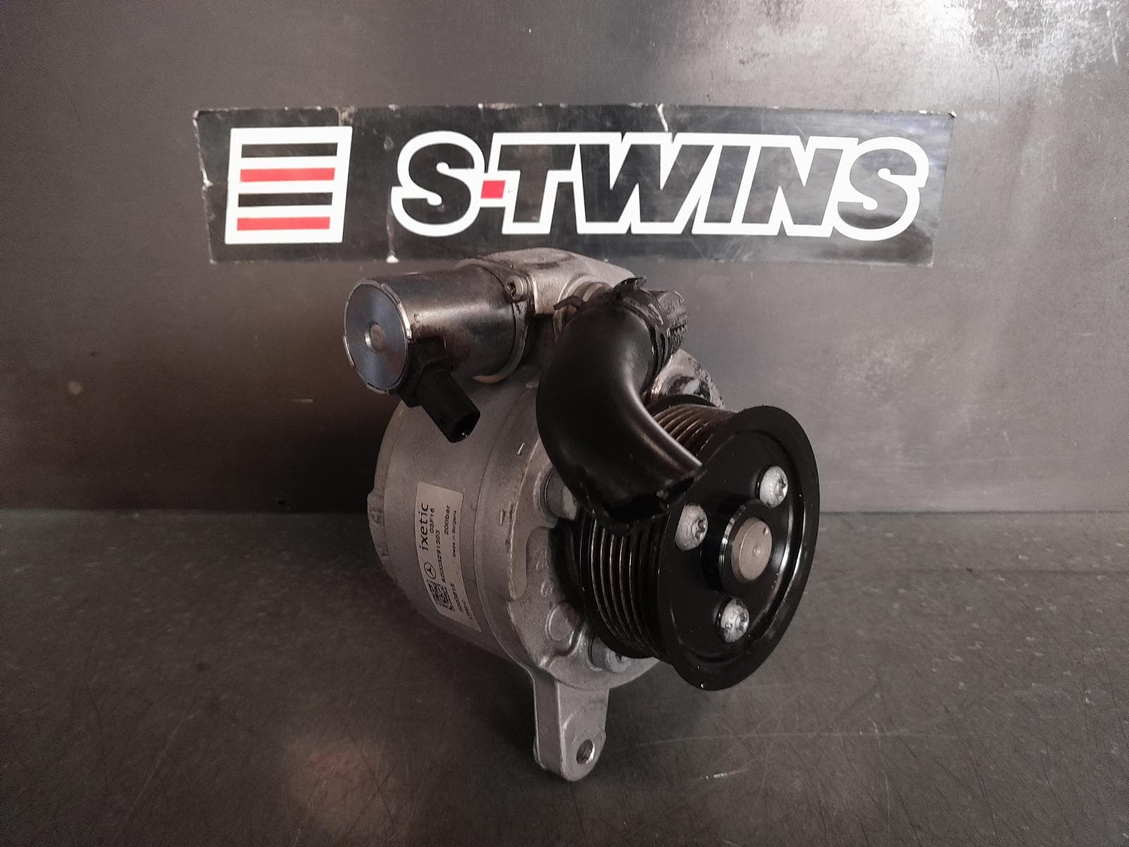 Used auto part listing image: 2016 MERCEDES GLS CLASS STEERING PUMP X166, 01/16-07/19 0000333103
