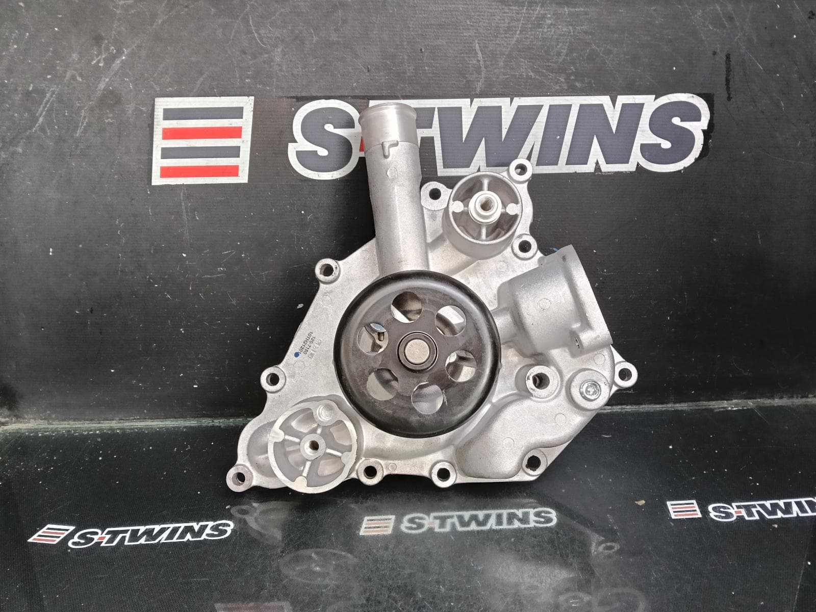 Used auto part listing image: NEW 2013 JEEP GRANDCHEROKEE WATER PUMP PETROL, 6.4, WK, 01/12- 0000125536