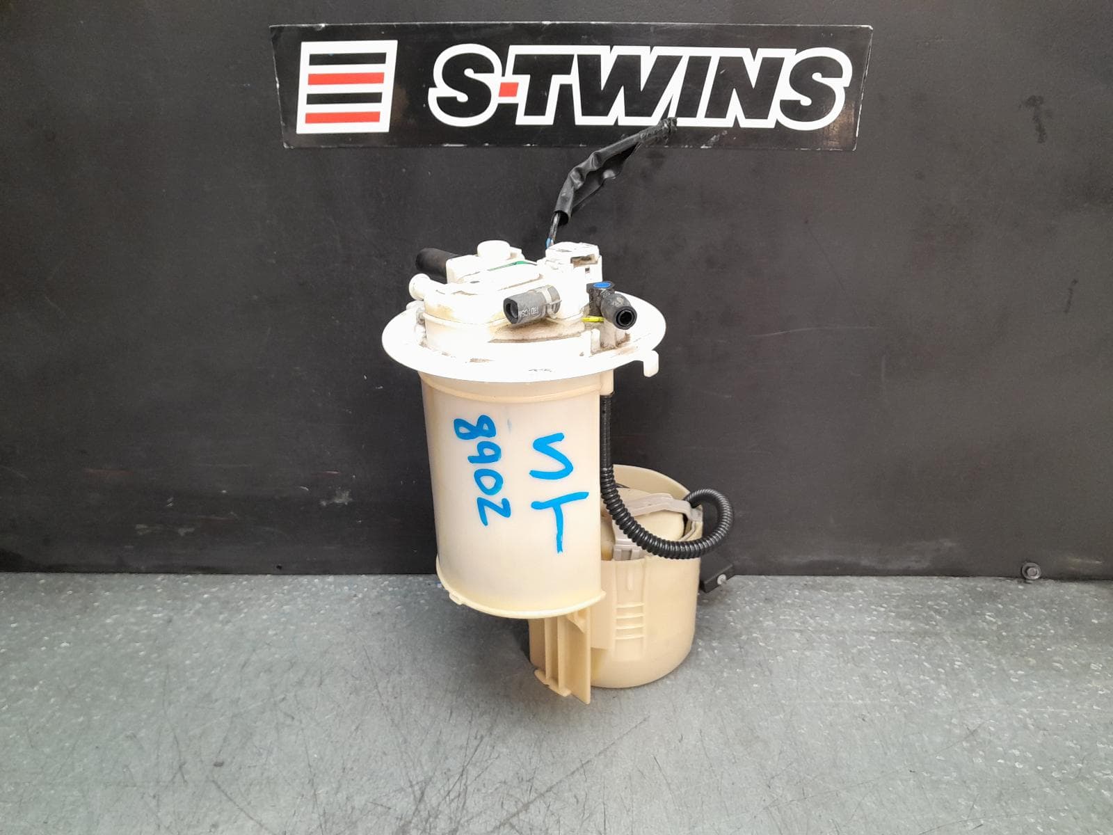 Used auto part listing image: 2018 TOYOTA C-HR FUEL PUMP GEN 1, PETROL, 1.2, 12/16-09/23 0000377110