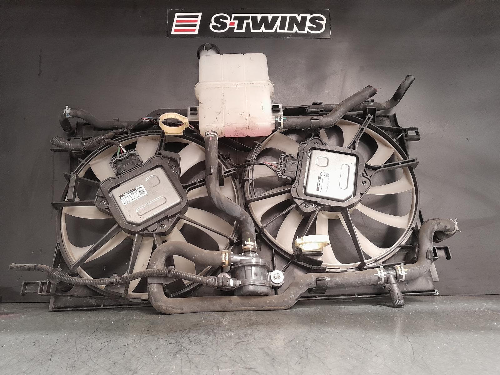 Used auto part listing image: 2018 TOYOTA C-HR FAN DUAL FAN ASSY, 1.2, PETROL, GEN 1, 12/16-09/23 0000377111