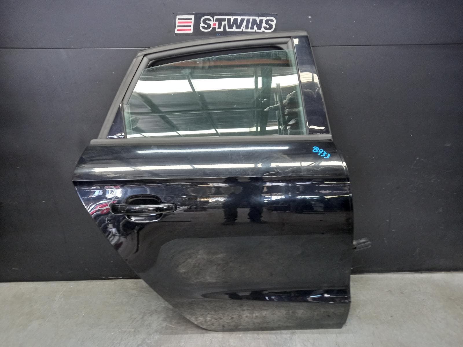 Used auto part listing image: 2016 AUDI A1 RIGHT REAR DOOR SLIDING 8X, A1/S1, 5DR HATCH, 03/12-10/18 0000386171