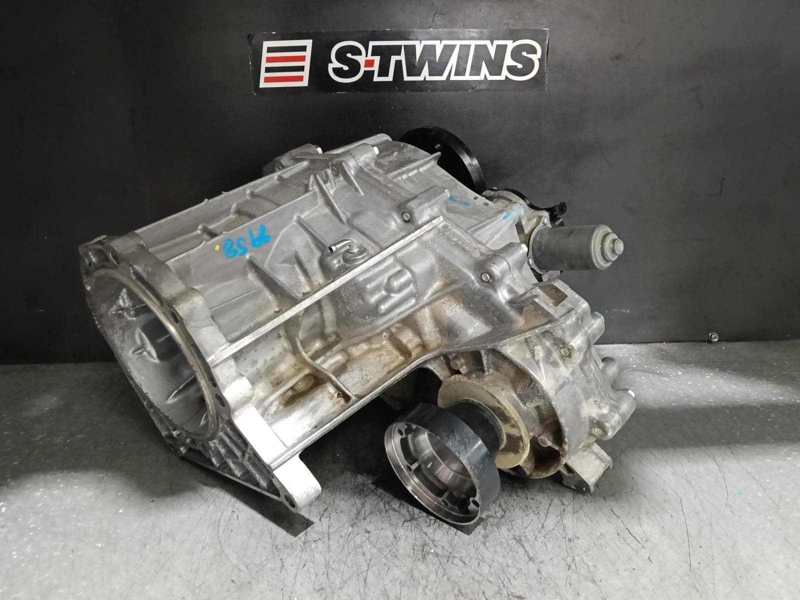 Used auto part listing image: 2022 FORD RANGER TRANSFER CASE RA, AUTO, AWD, DIESEL, 2.0, BI-TURBO, 05/22- 0000387402