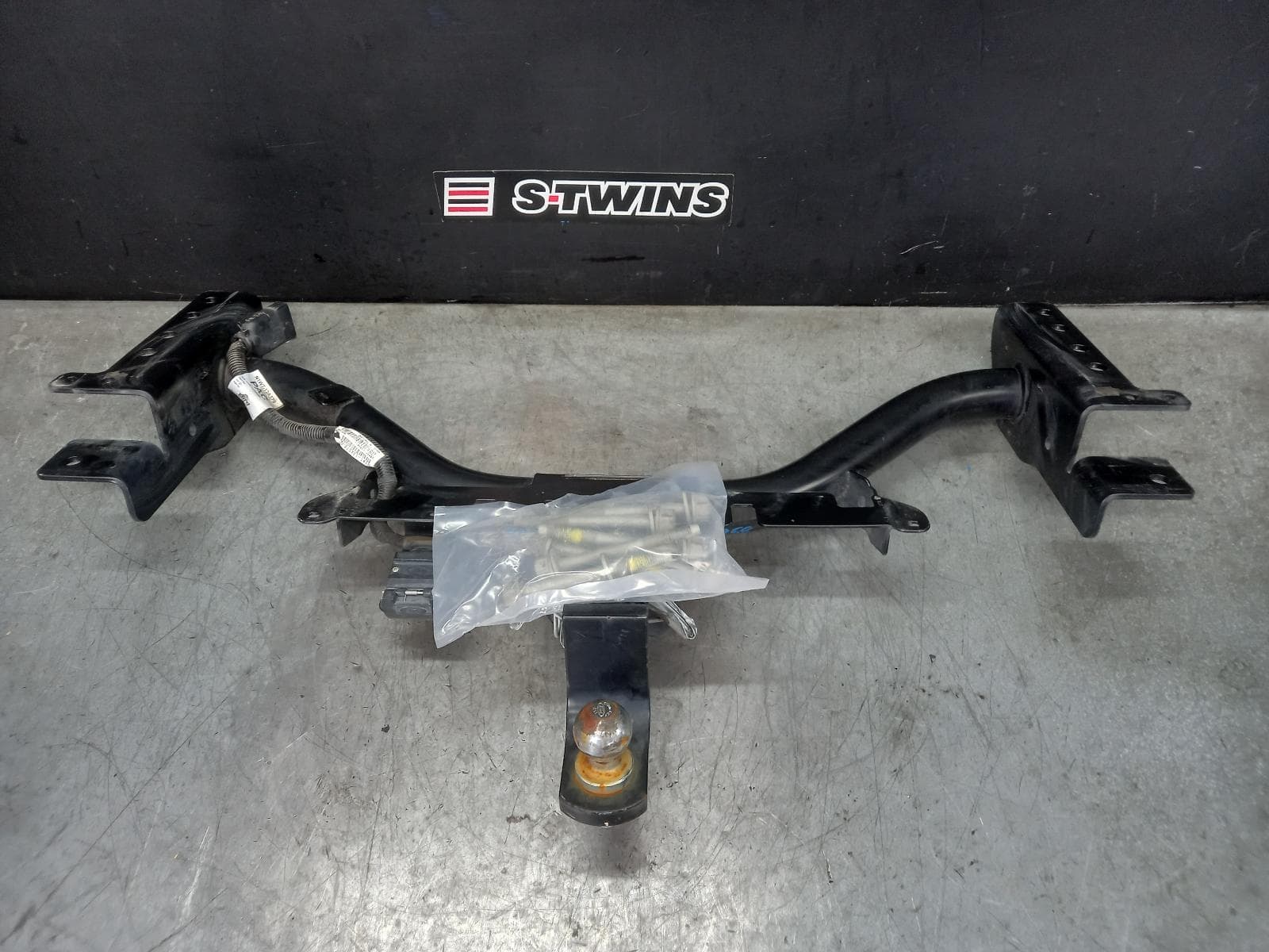 Used auto part listing image: 2022 FORD RANGER TOWBAR RA, UTE BACK TYPE, 4WD, NON RAPTOR TYPE, 05/22- 0000387235