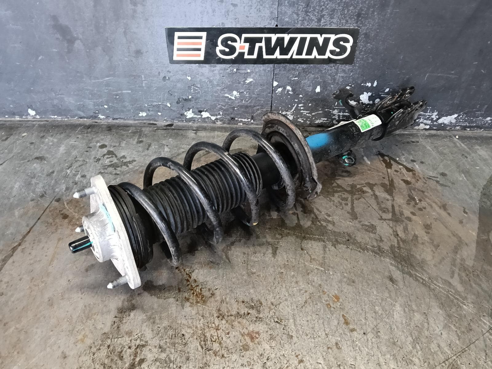 Used auto part listing image: 2024 CHERY TIGGO 4 PRO RIGHT FRONT STRUT 1ST GEN, 06/24- 0000397171