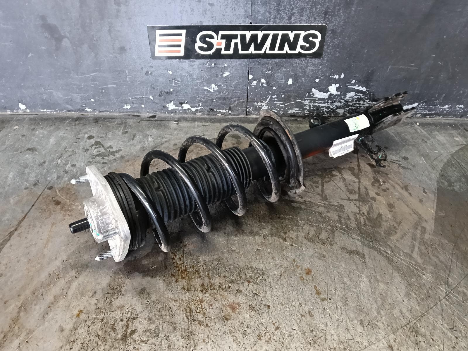 Used auto part listing image: 2024 CHERY TIGGO 4 PRO LEFT FRONT STRUT 1ST GEN, 06/24- 0000397142