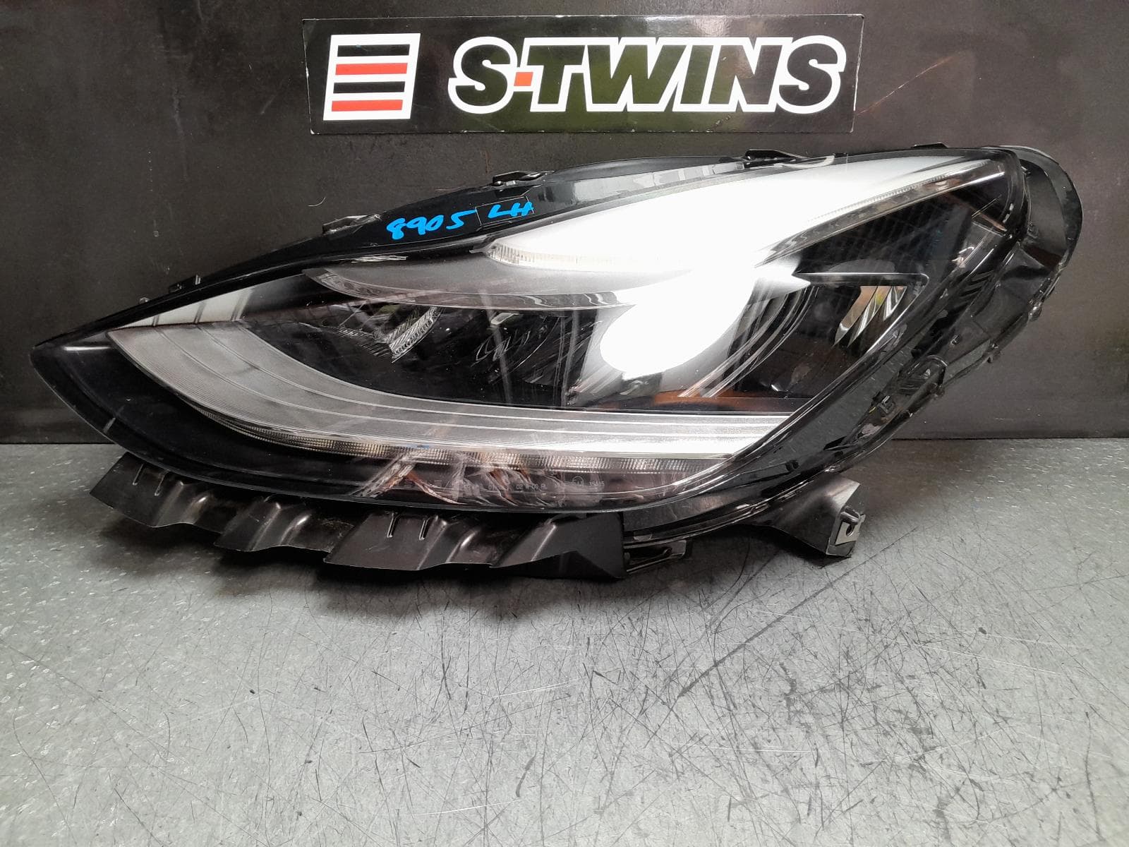 Used auto part listing image: 2019 TESLA MODEL 3 LEFT HEADLAMP W/ LED TYPE, NON PROJECTOR TYPE, 1ST GEN, 06/19-01/21 0000369593
