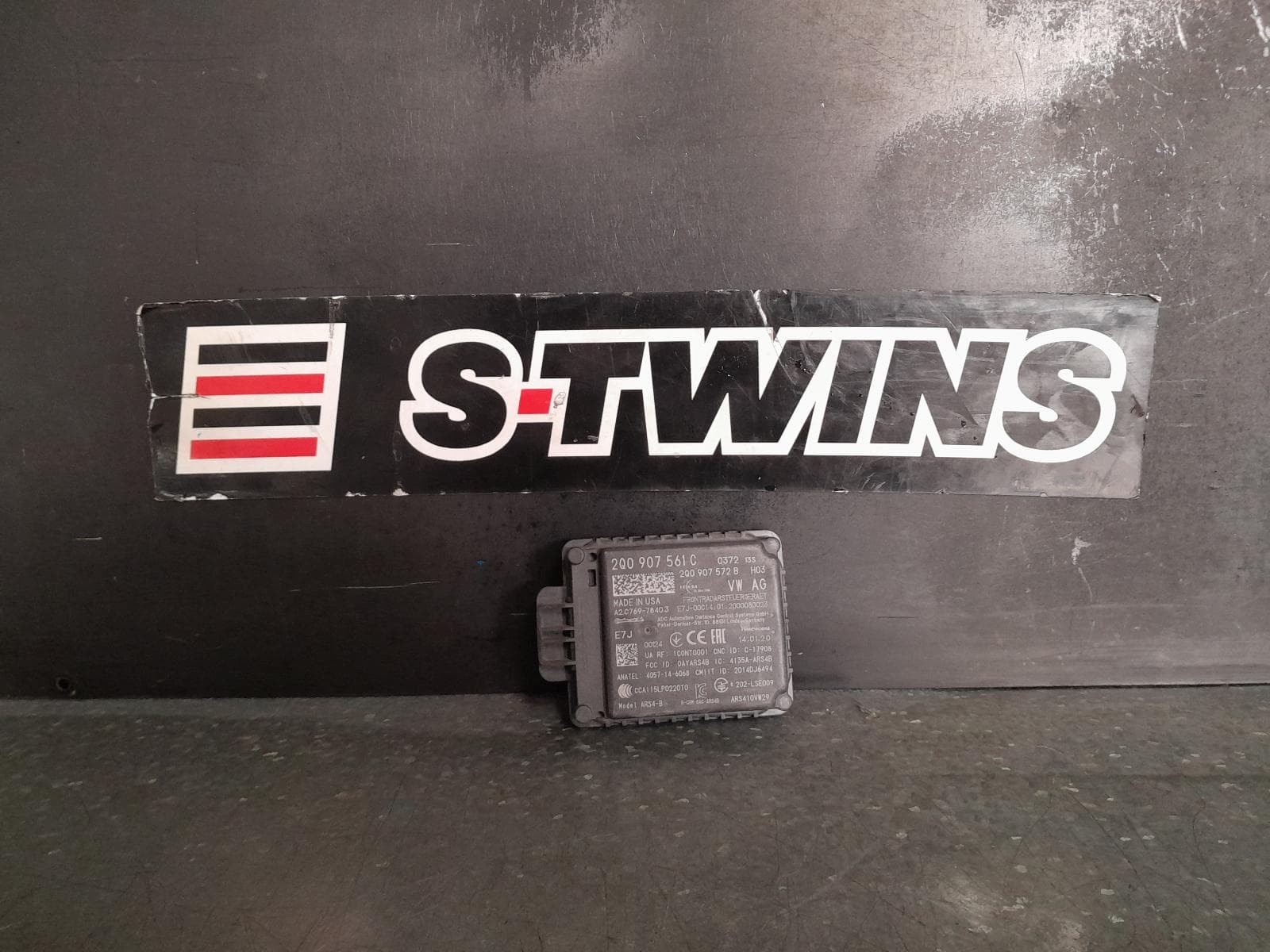 Used auto part listing image: 2020 VOLKSWAGEN TIGUAN REVERSE CAMERA FRONT RADAR SENSOR, P/N 2Q0907561G, 5NA, 06/16-02/24 0000337324