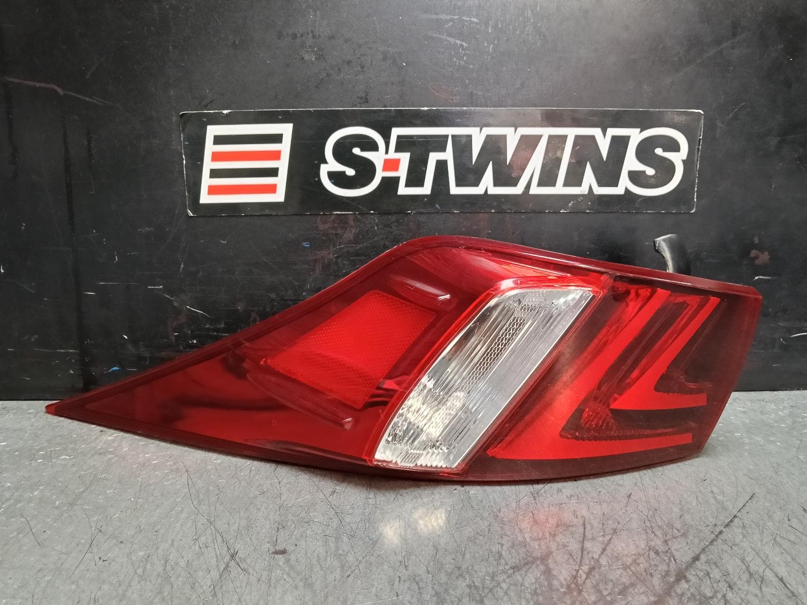 Used auto part listing image: 2014 LEXUS IS SERIES LEFT TAILLIGHT XE30, IN BODY, 04/13-09/16 0000389214