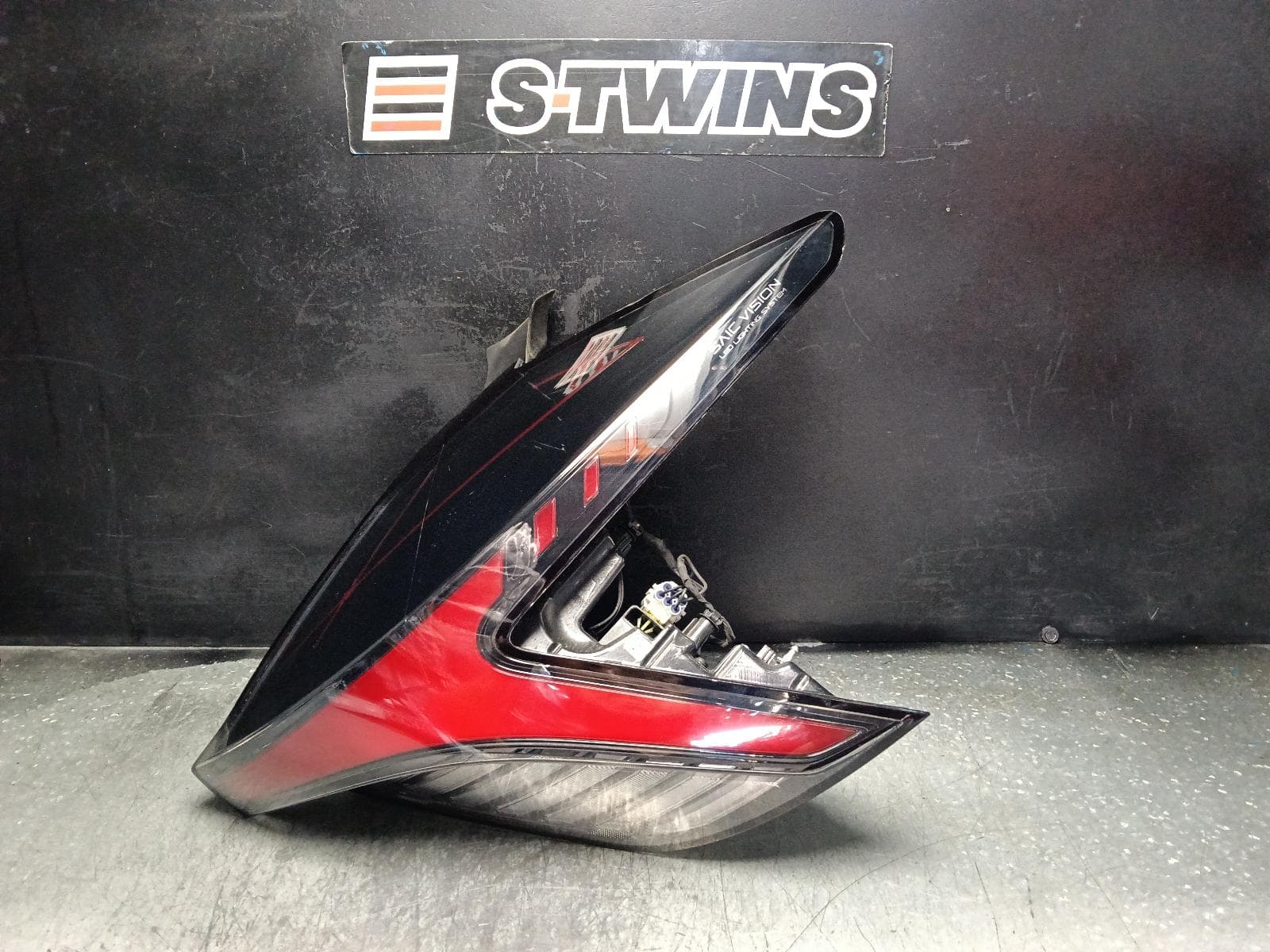 Used auto part listing image: 2023 MG MG4 RIGHT TAILLIGHT EH32, IN BODY, LED TYPE, 03/23- 0000404277