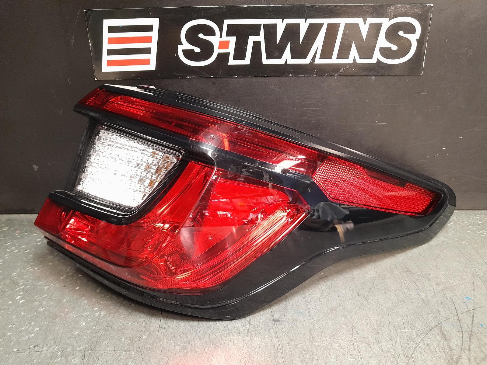 Used auto part listing image: 2024 SUBARU CROSSTREK RIGHT TAILLIGHT G6X, IN BODY, LED TYPE, 10/22- 0000374964
