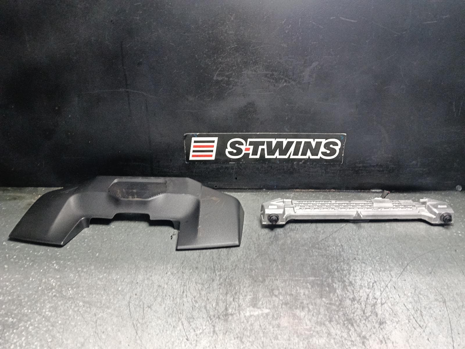 Used auto part listing image: 2024 SUBARU CROSSTREK REVERSE CAMERA G6X, FRONT CAMERA (WINDSCREEN MOUNTED), 10/22- 0000404666