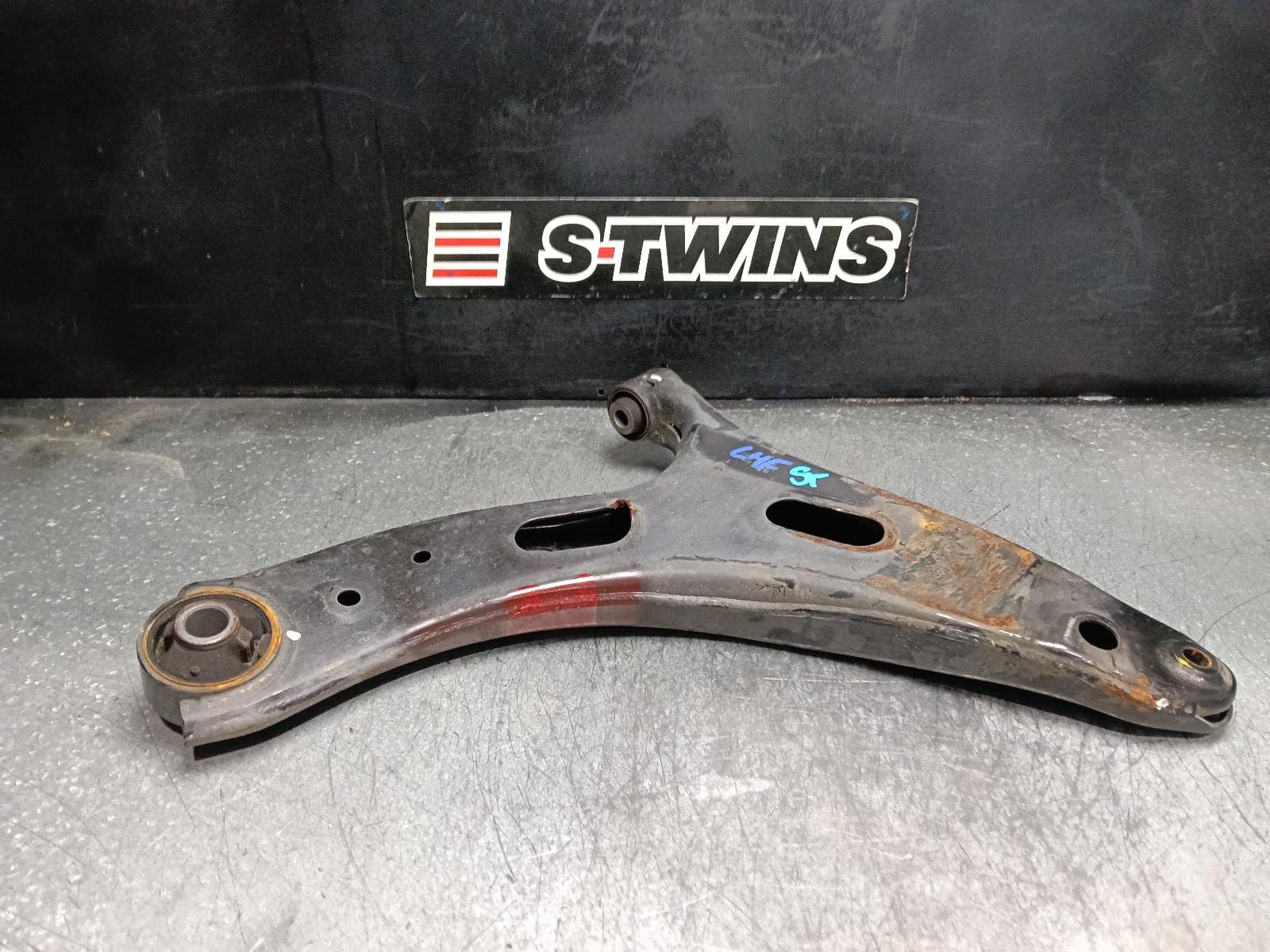 Used auto part listing image: 2024 SUBARU CROSSTREK LEFT FRONT LOWER CONTROL ARM G6X, 10/22- 0000404668