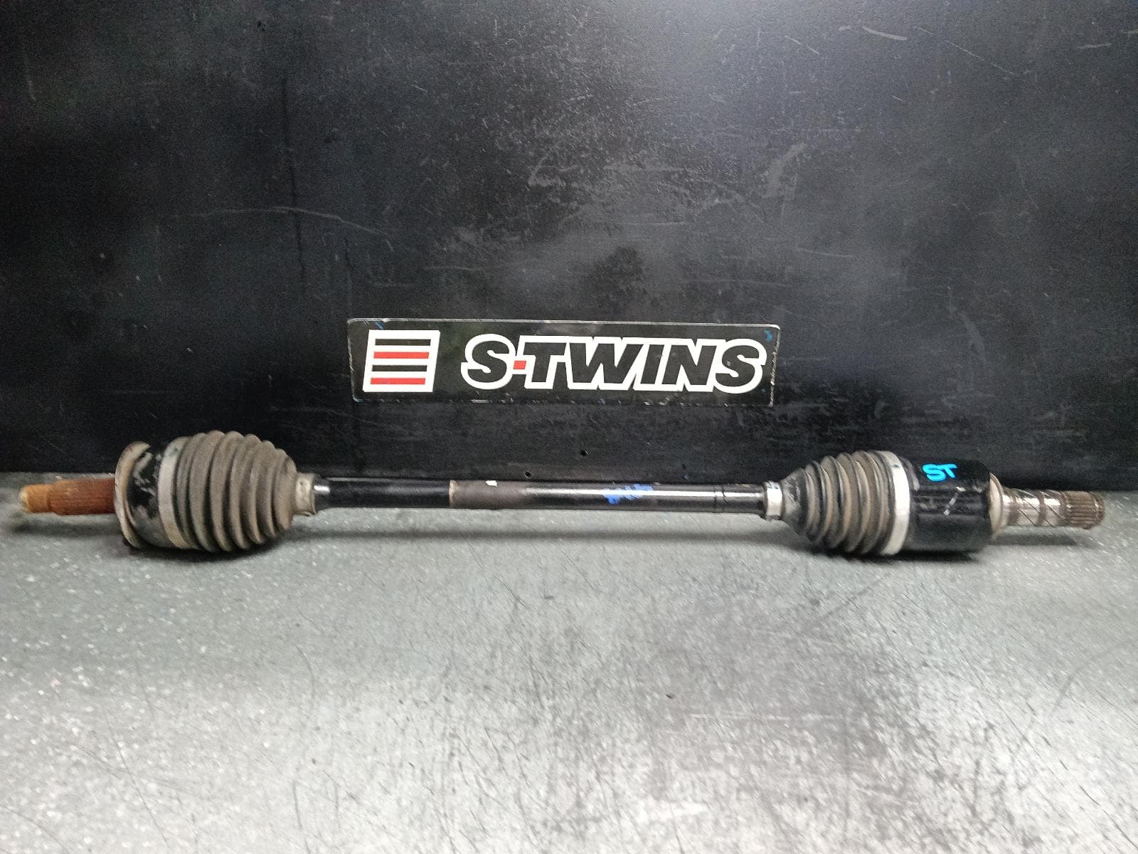 Used auto part listing image: 2024 SUBARU CROSSTREK RIGHT DRIVESHAFT G6X, FRONT, AUTO T/M, PETROL, 2.0, 10/22- 0000404670
