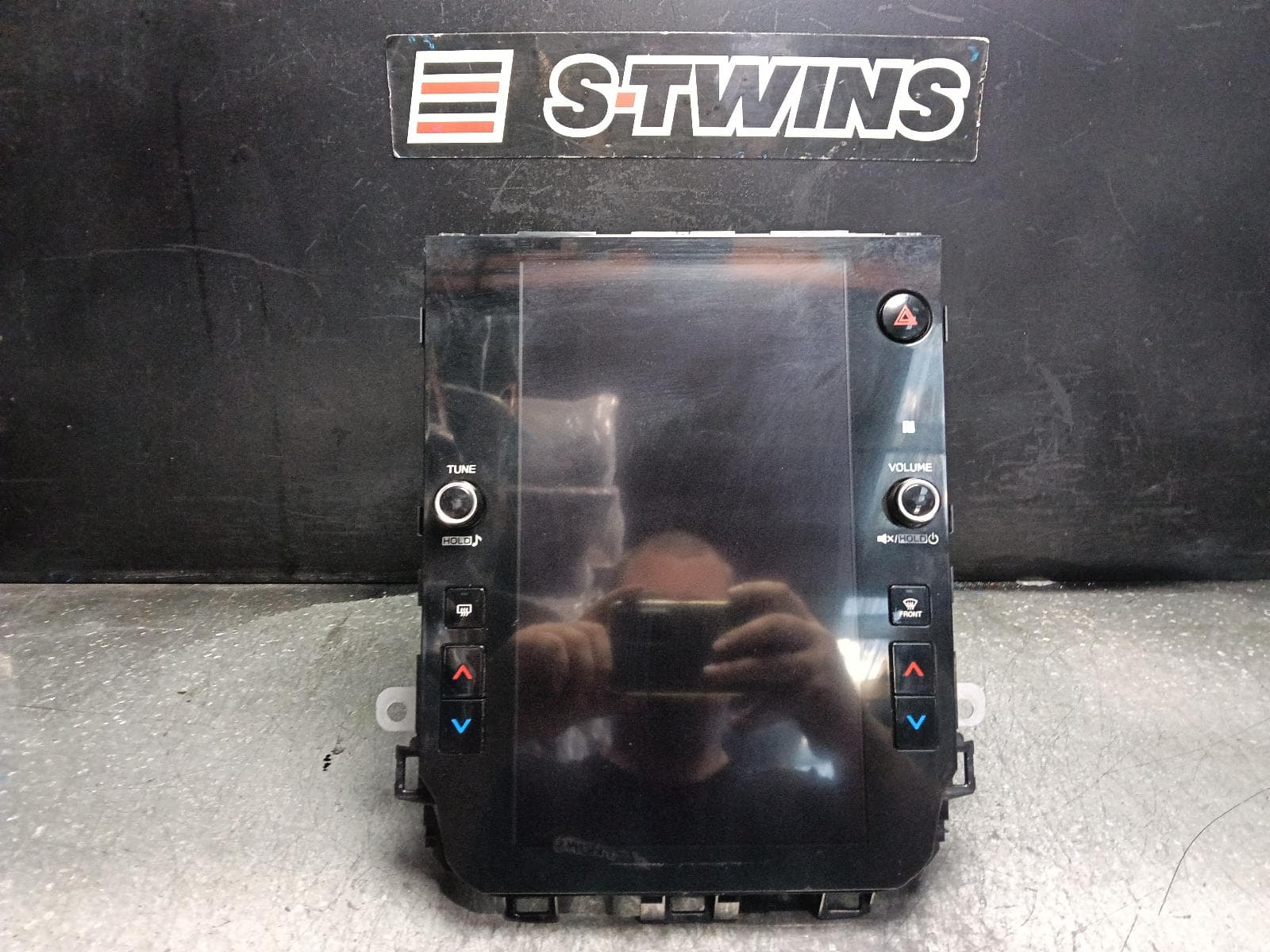 Used auto part listing image: 2024 SUBARU CROSSTREK G6X, DISPLAY UNIT, 11.6IN TOUCHSCREEN, 10/22- 0000404673