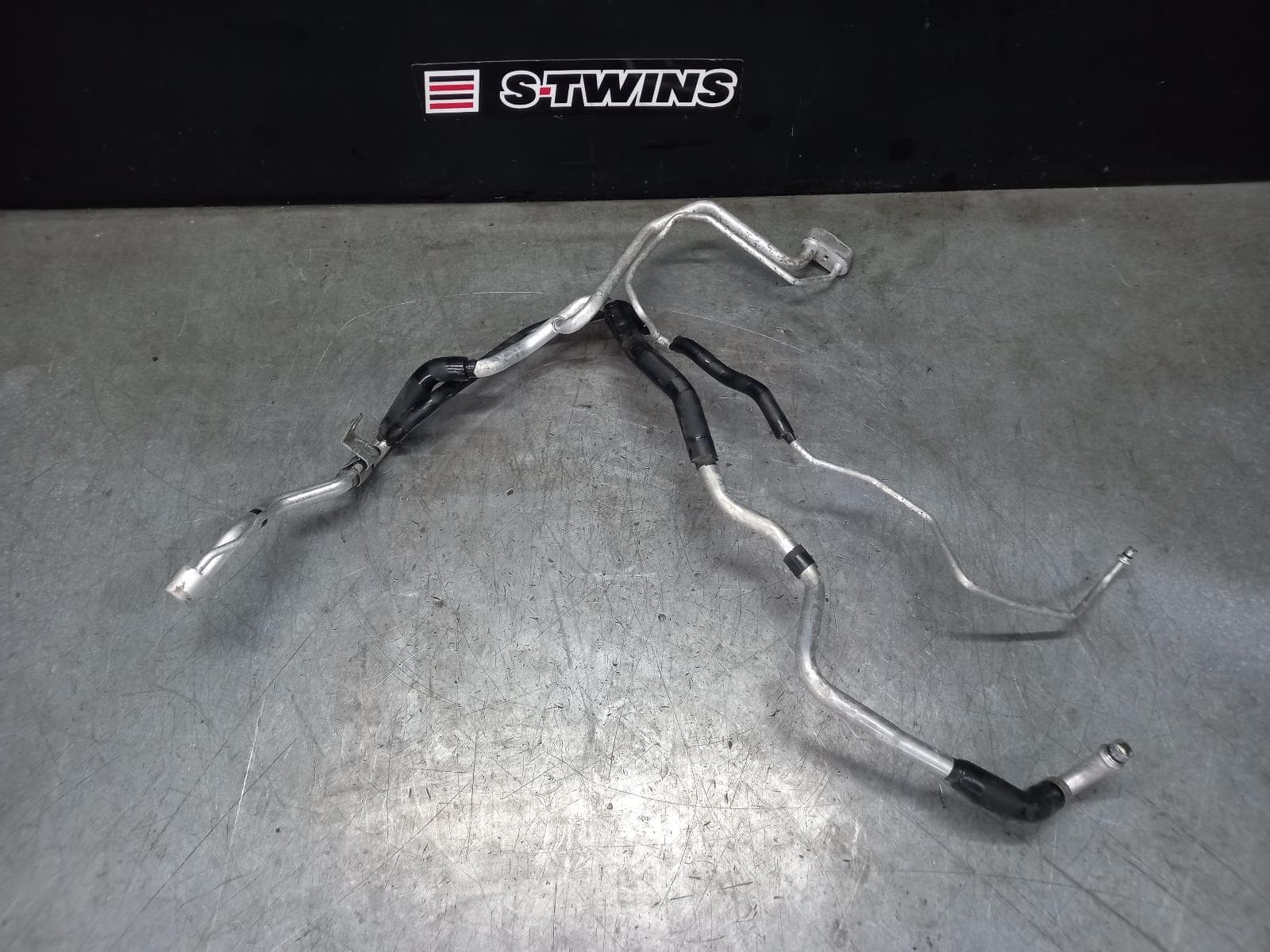 Used auto part listing image: 2014 NISSAN PATHFINDER A C HOSES PETROL, 3.5, VQ35, UNDER BONNET SET, R52, 06/13-04/21 0000382524